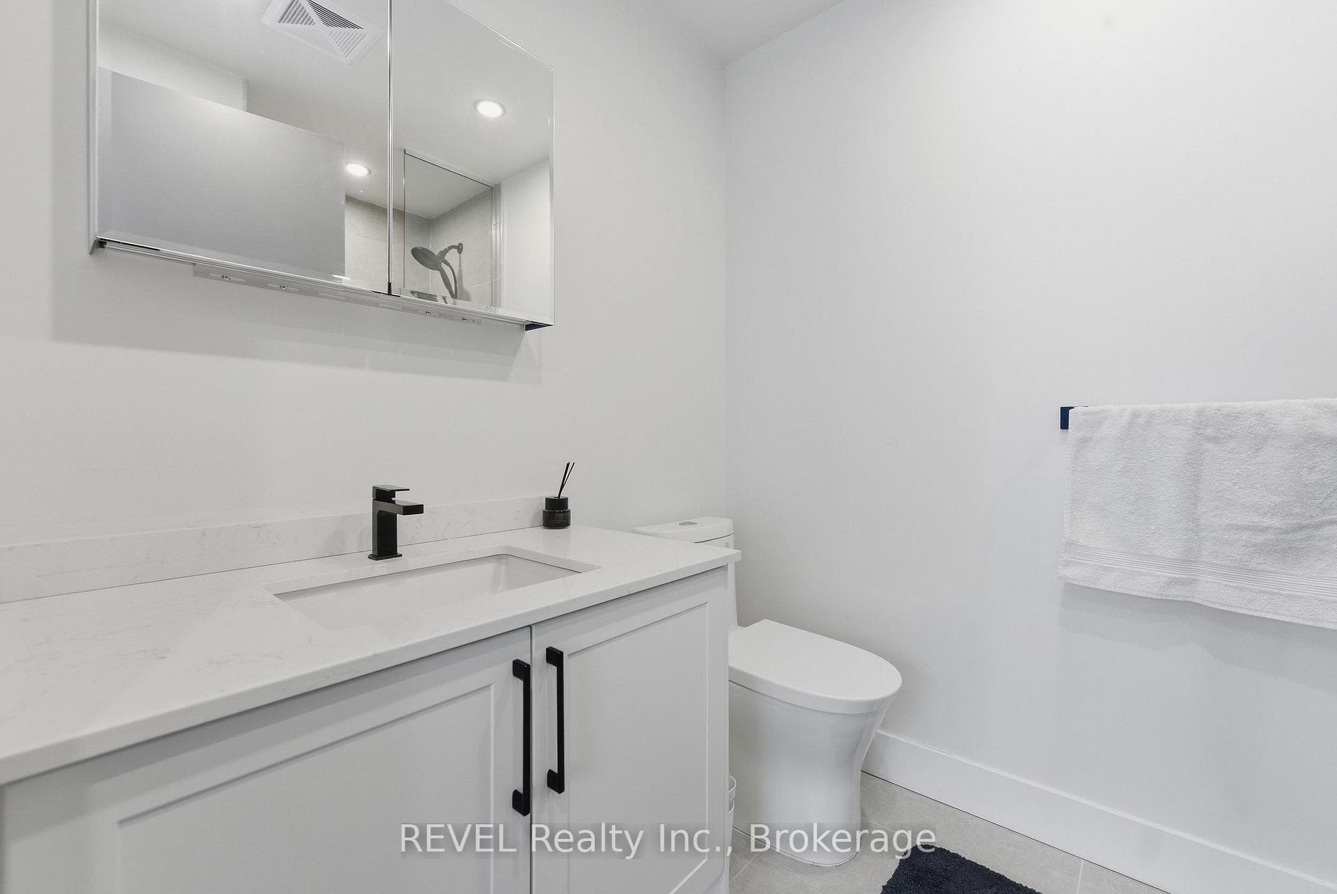 2450 Old Bronte Road Unit 405 photo 24