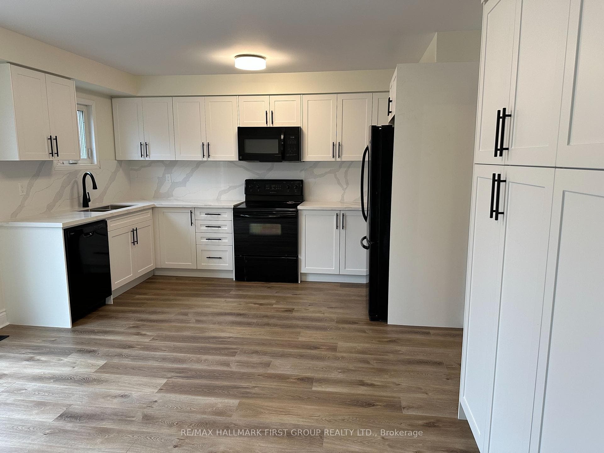 53 Strathmanor Drive photo 4