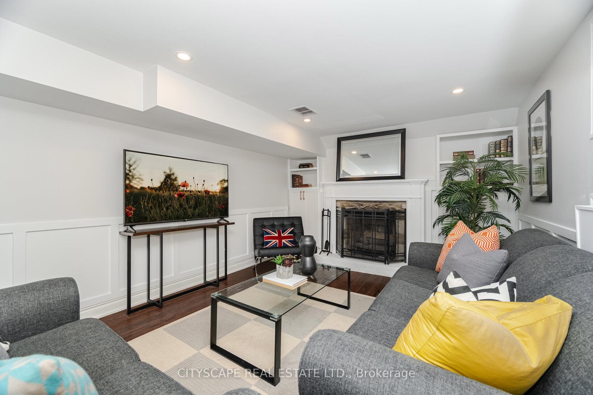 187 Prince Edward Drive photo 35