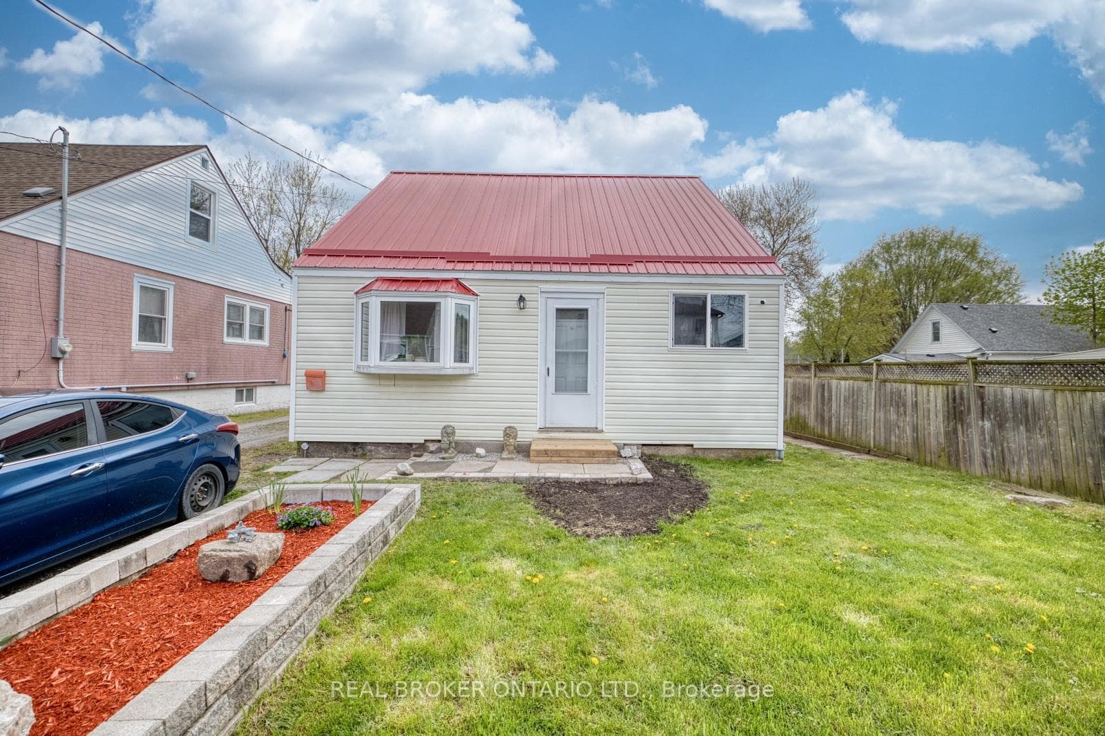 5298 Ottawa Avenue photo 2