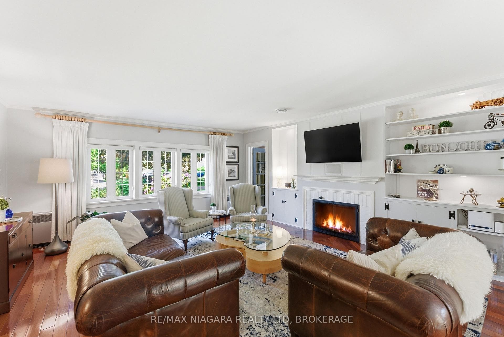8 Giles Crescent photo 7