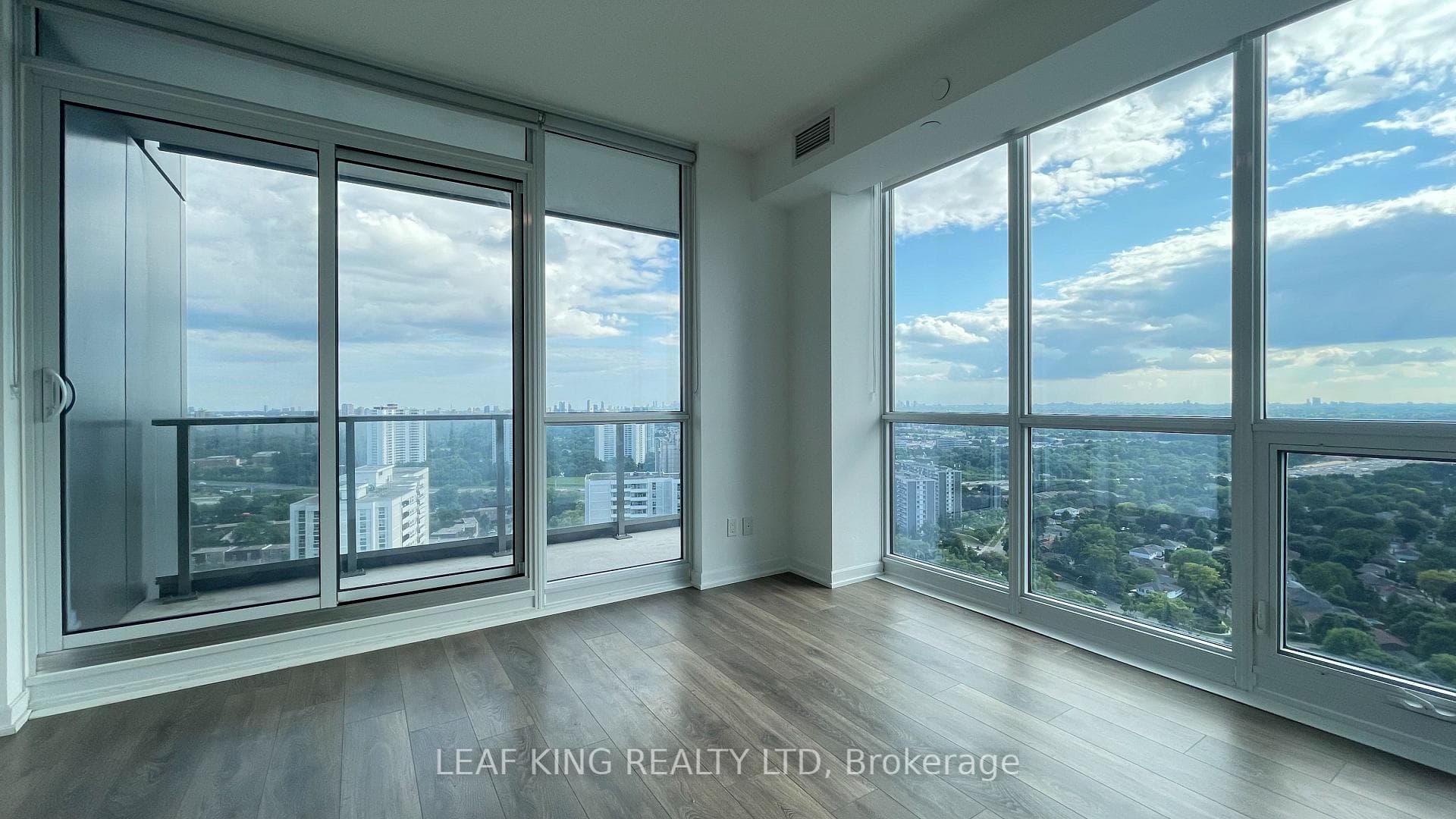 32 Forest Manor Road Unit 2110 photo 18