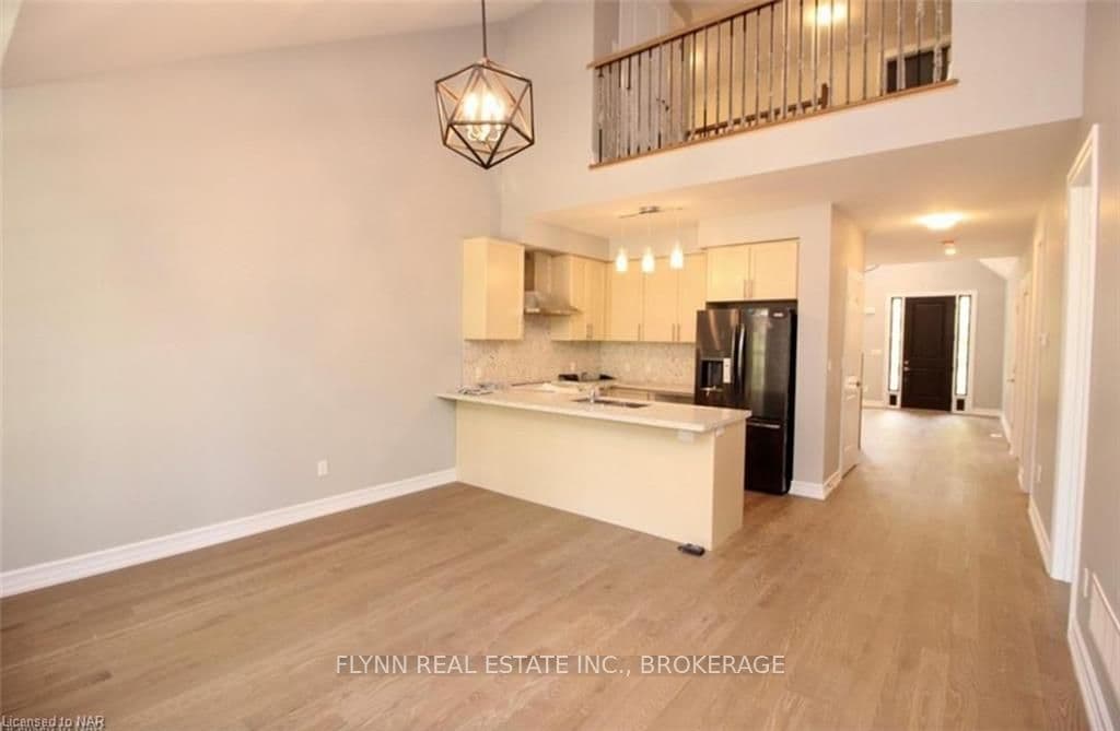 160 ANNE Street photo 4