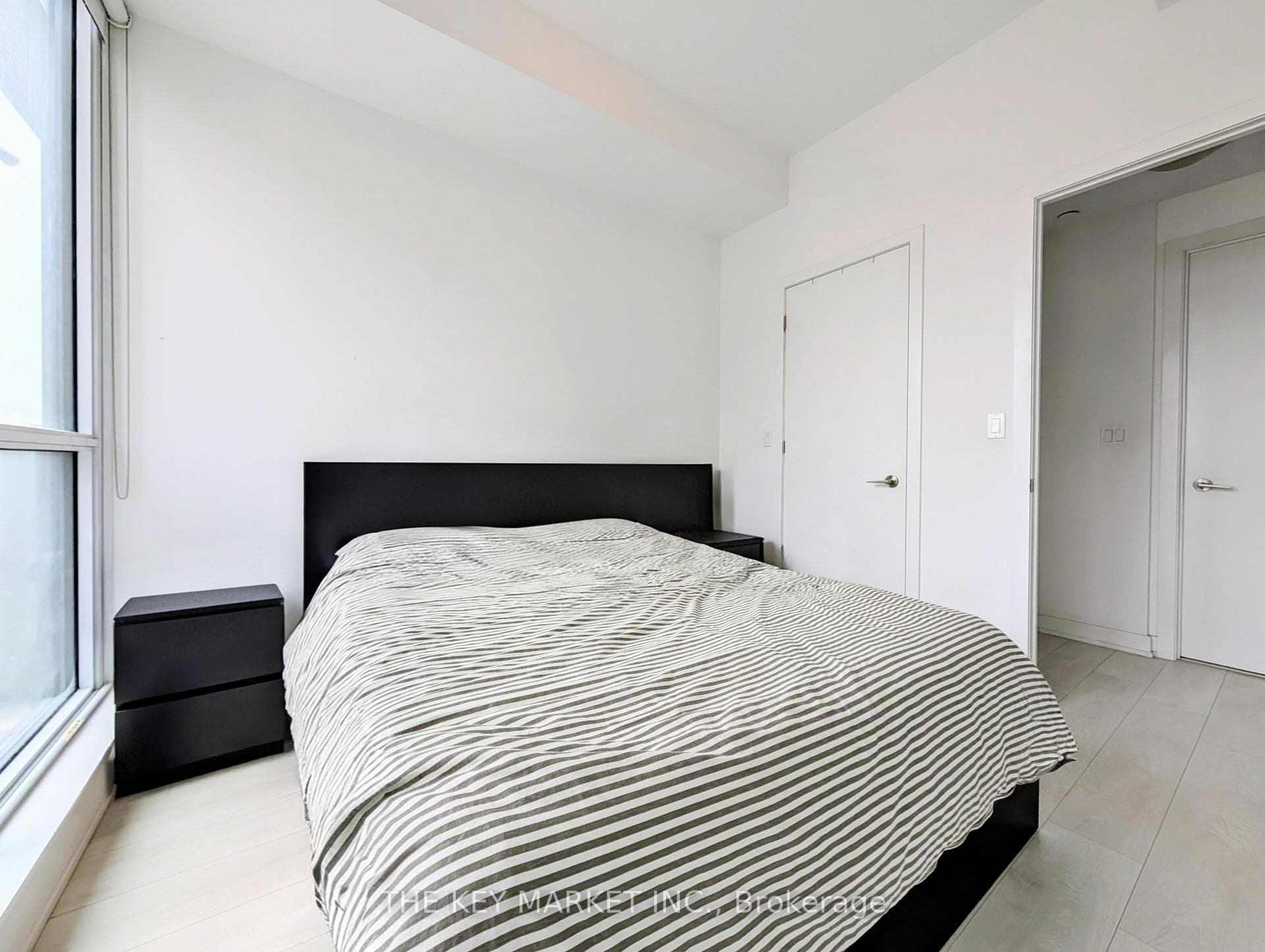 50 Bruyeres Mews Unit 730 photo 16
