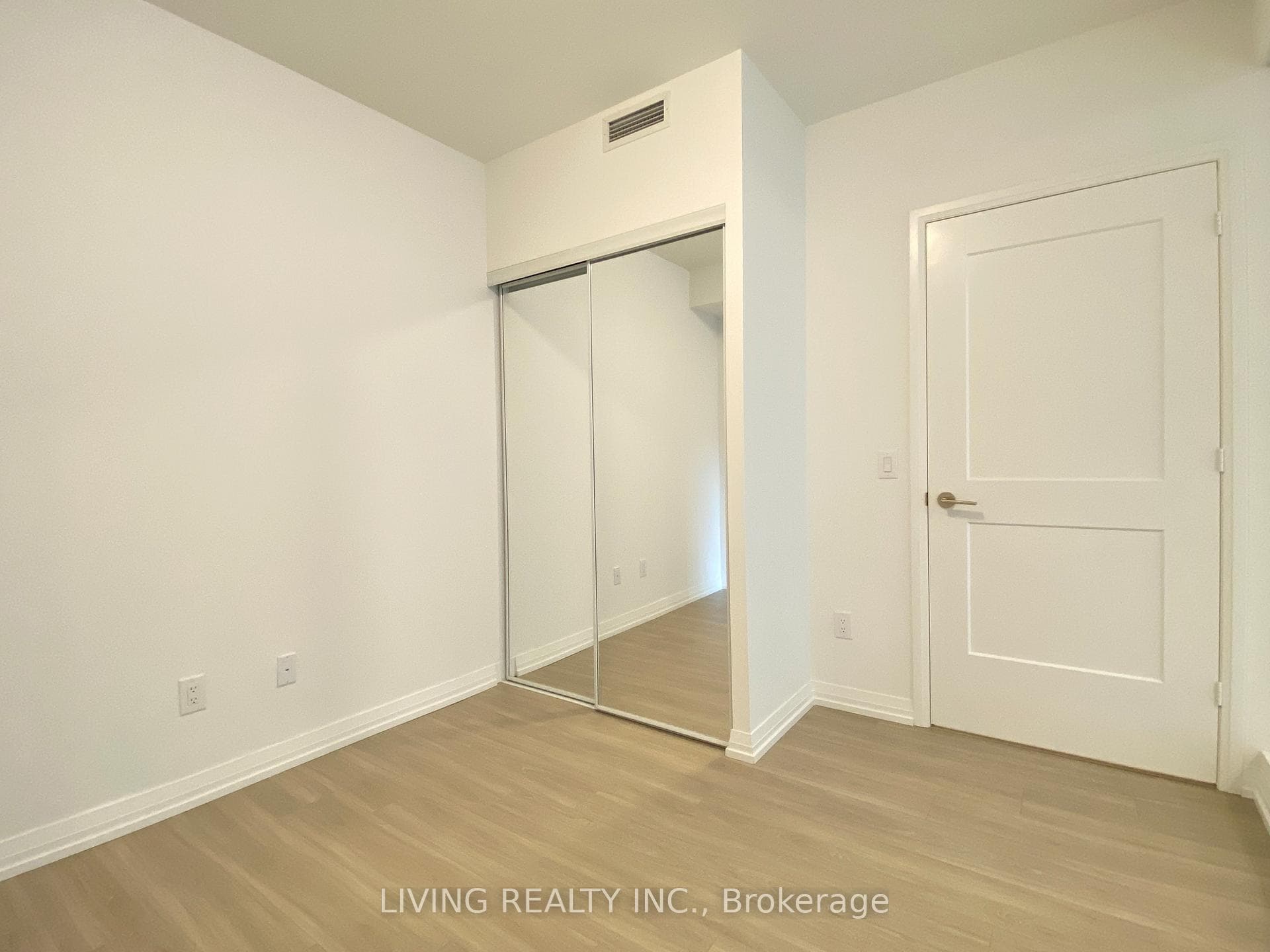 8 Widmer Street Unit 815 photo 20