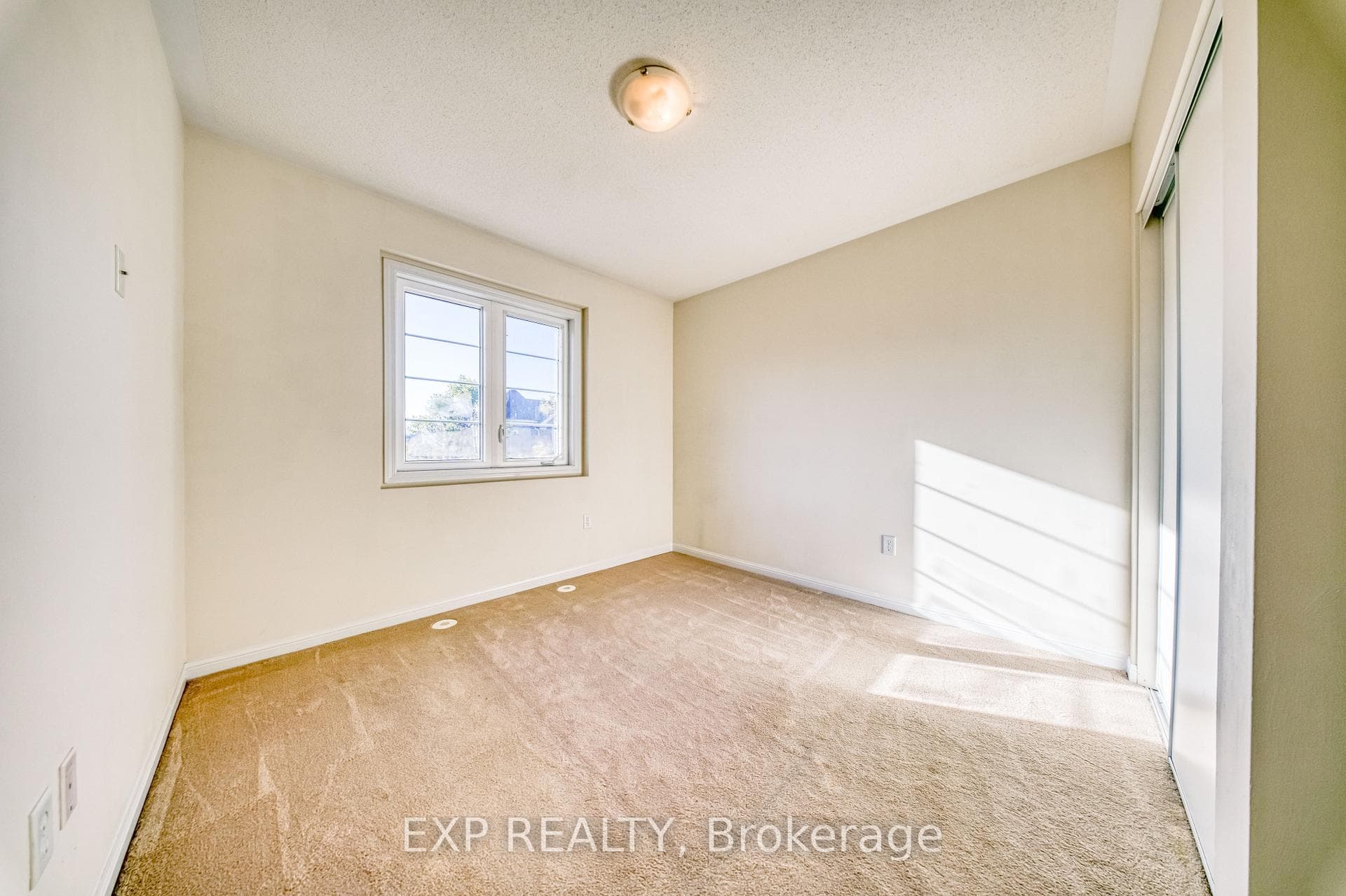 30 Yates Avenue photo 34
