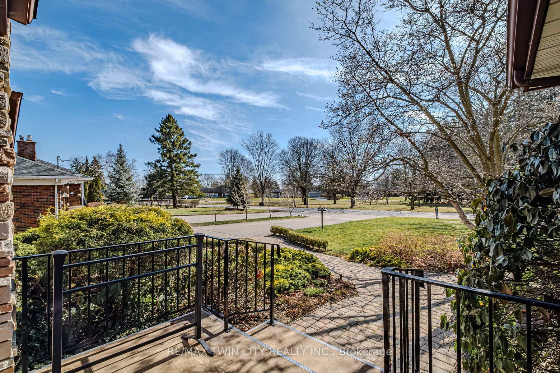 25 Golfdale Road photo 3