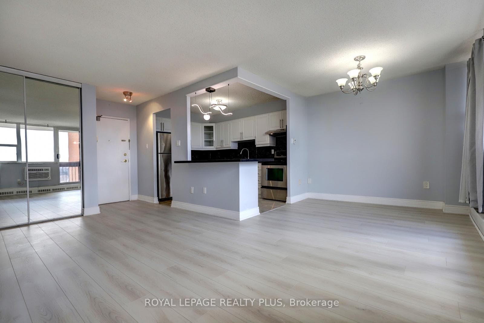 3501 Glen Erin Drive Unit 1105 photo 8