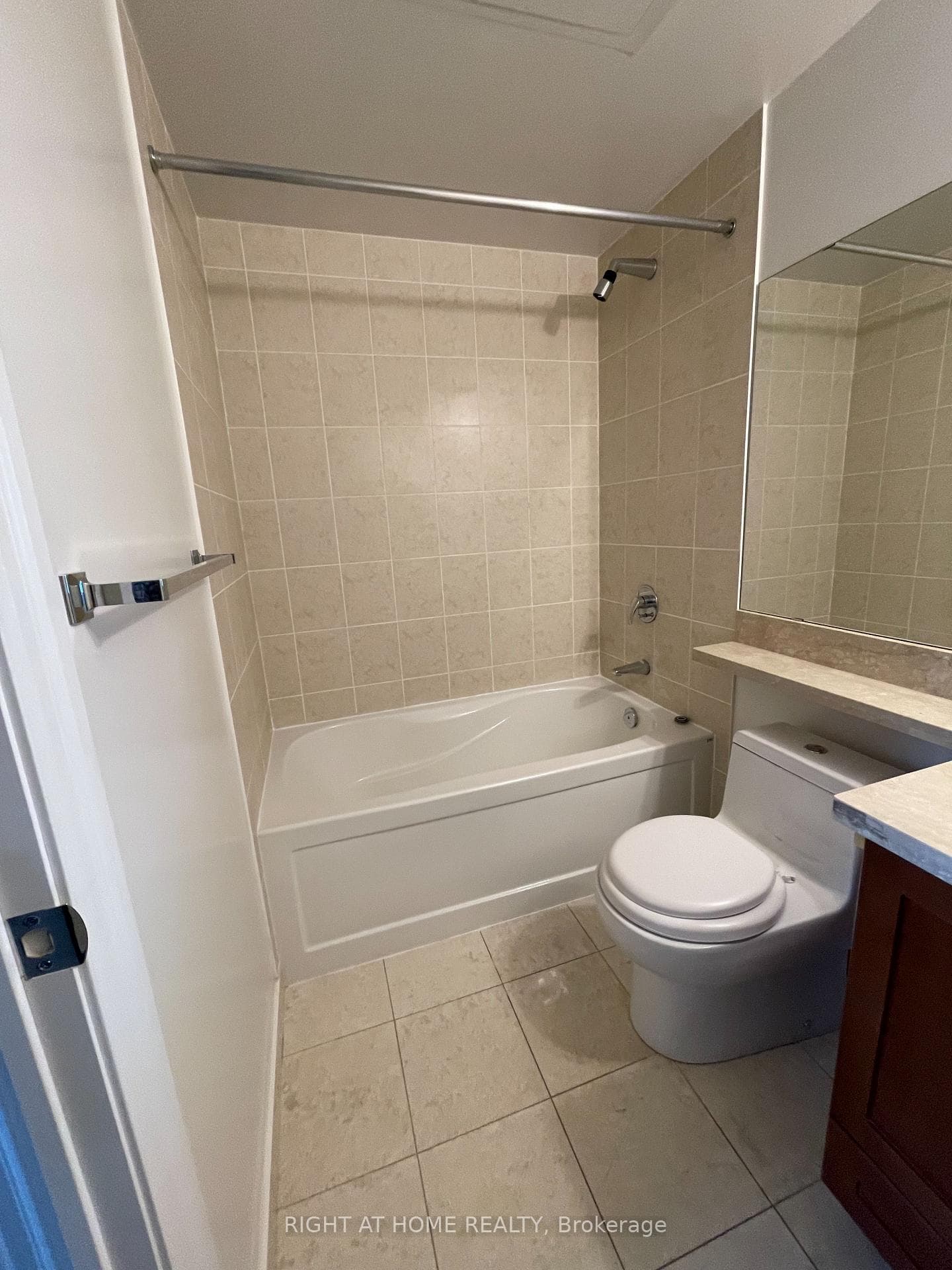 111 Upper Duke Crescent Unit 508 photo 28