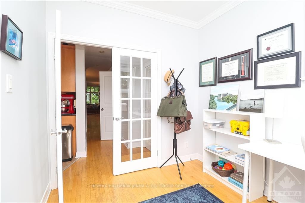 141 GROVE Avenue photo 18
