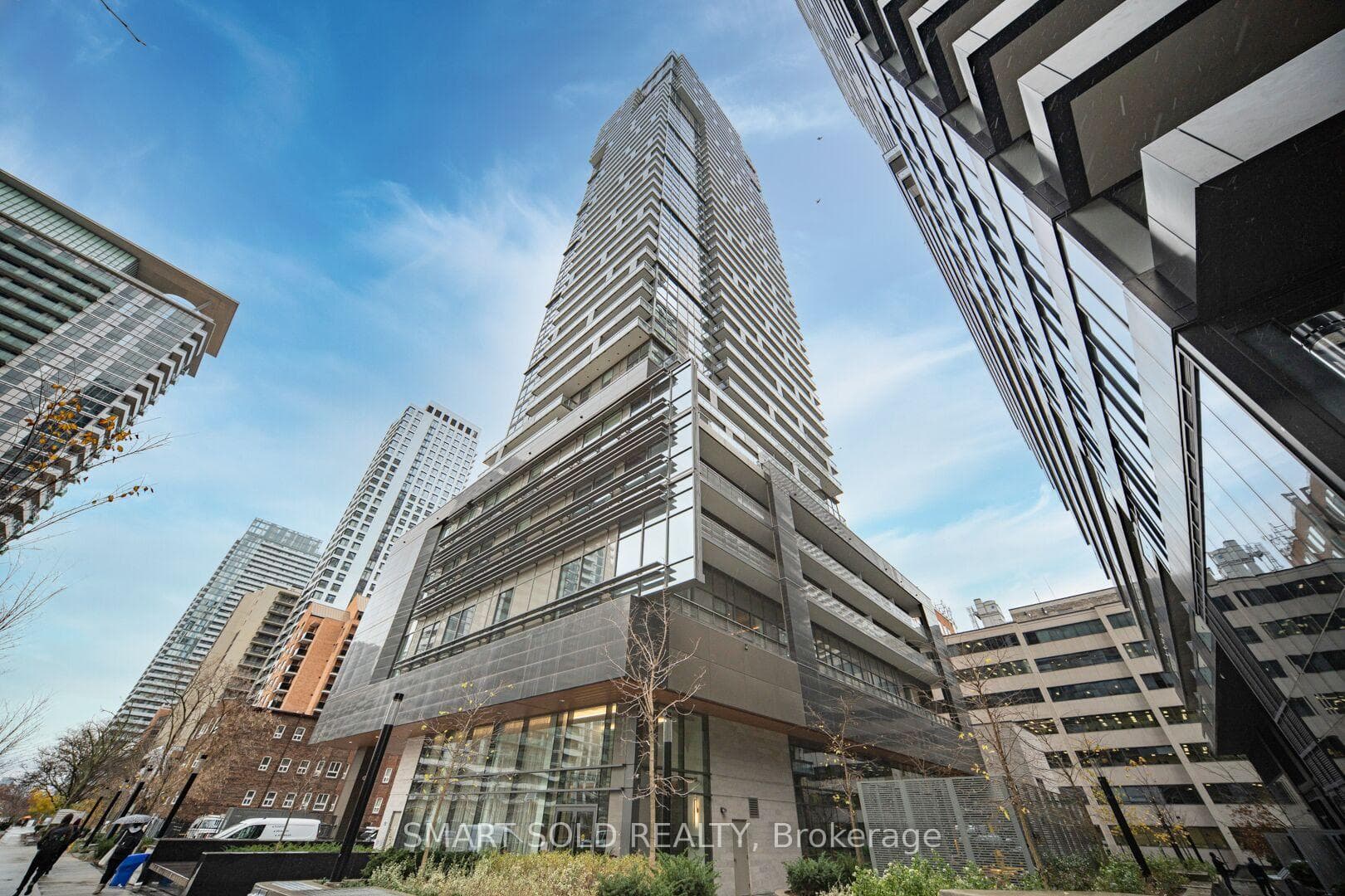 39 Roehampton Avenue Unit 1809 photo 1