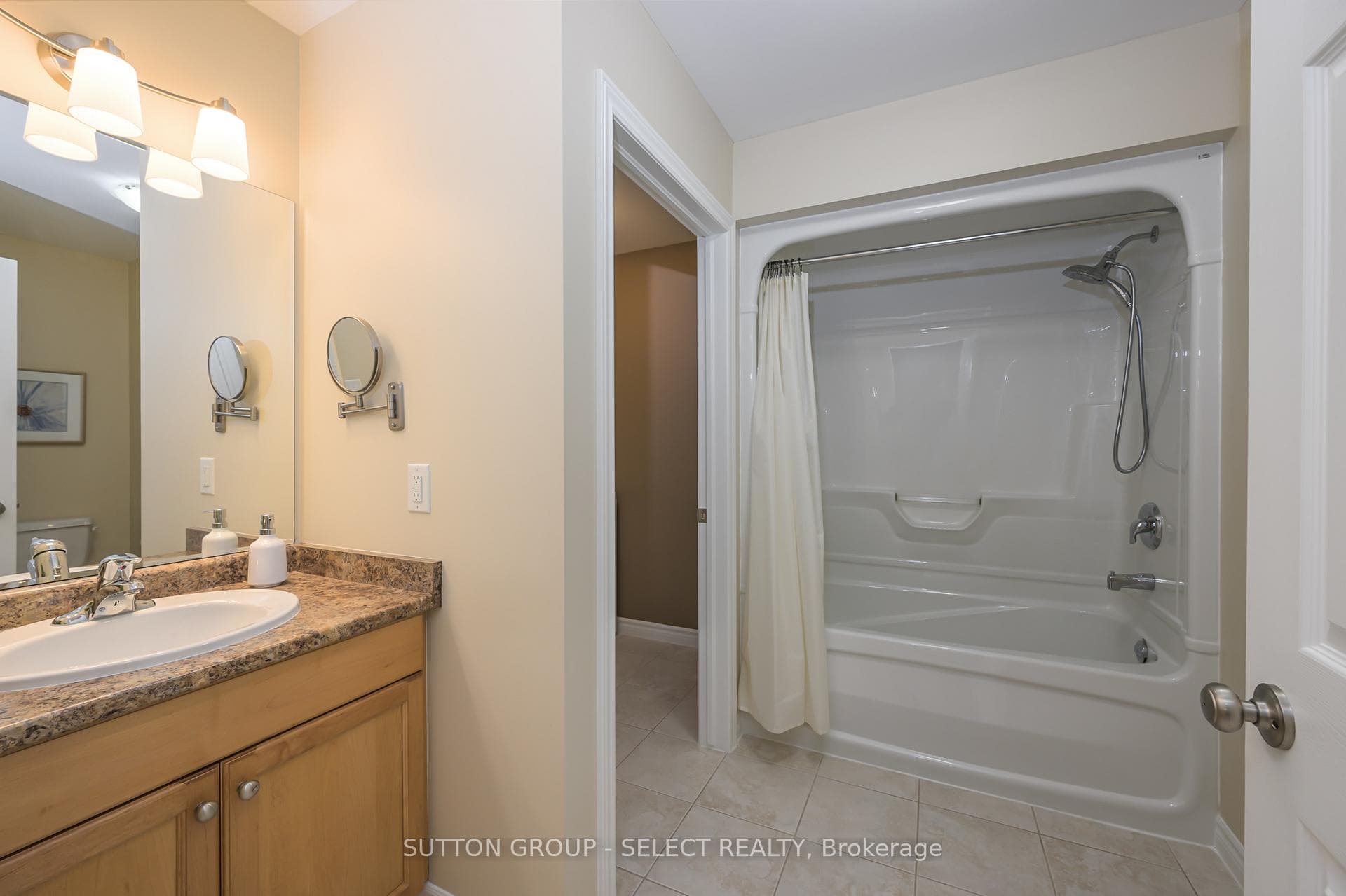 620 Thistlewood Drive Unit 49 photo 26