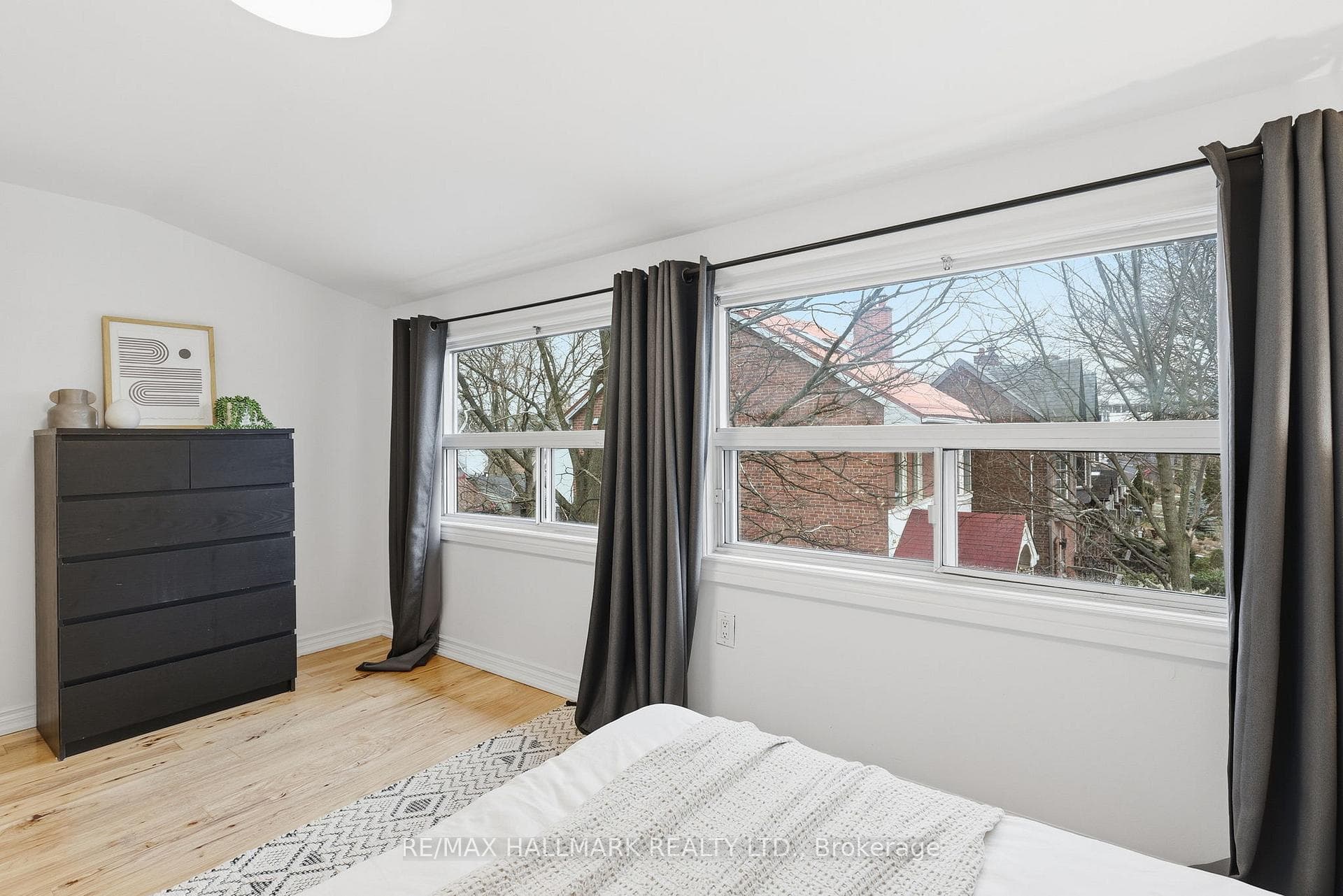 93 Dixon Avenue photo 27