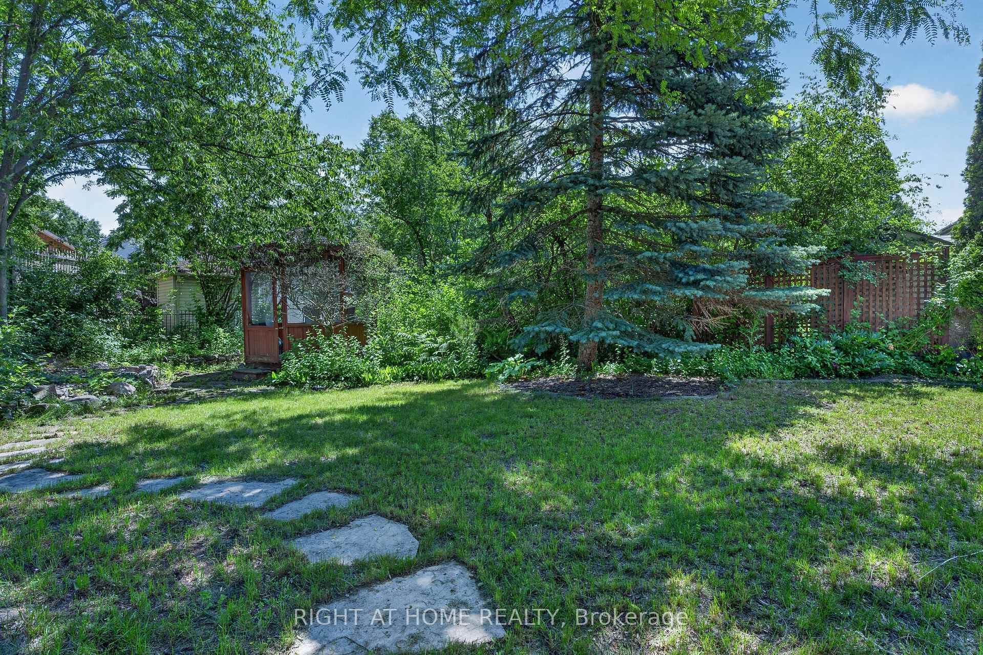 26 Evanshen Crescent photo 38