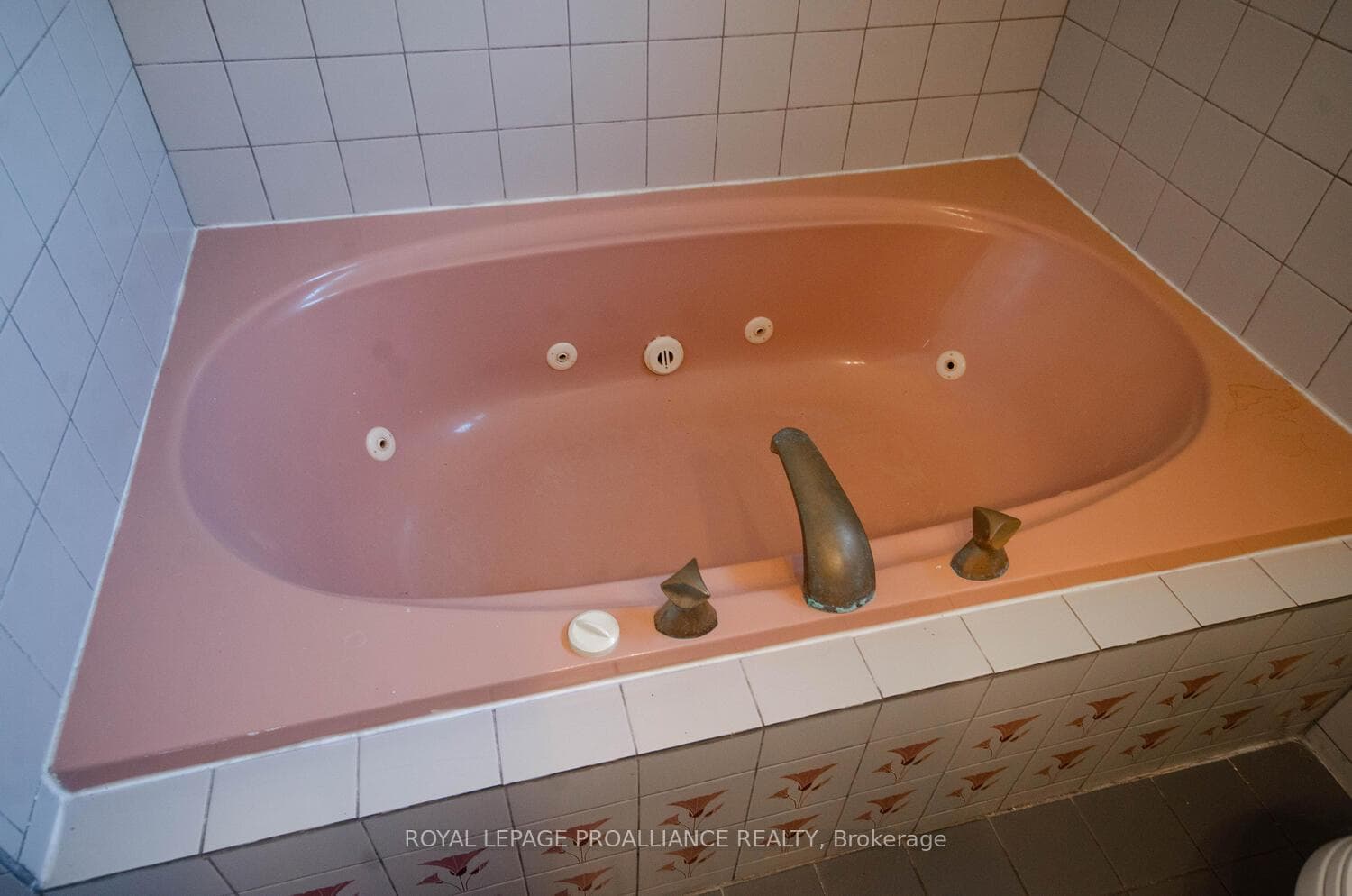 725 King Street photo 20
