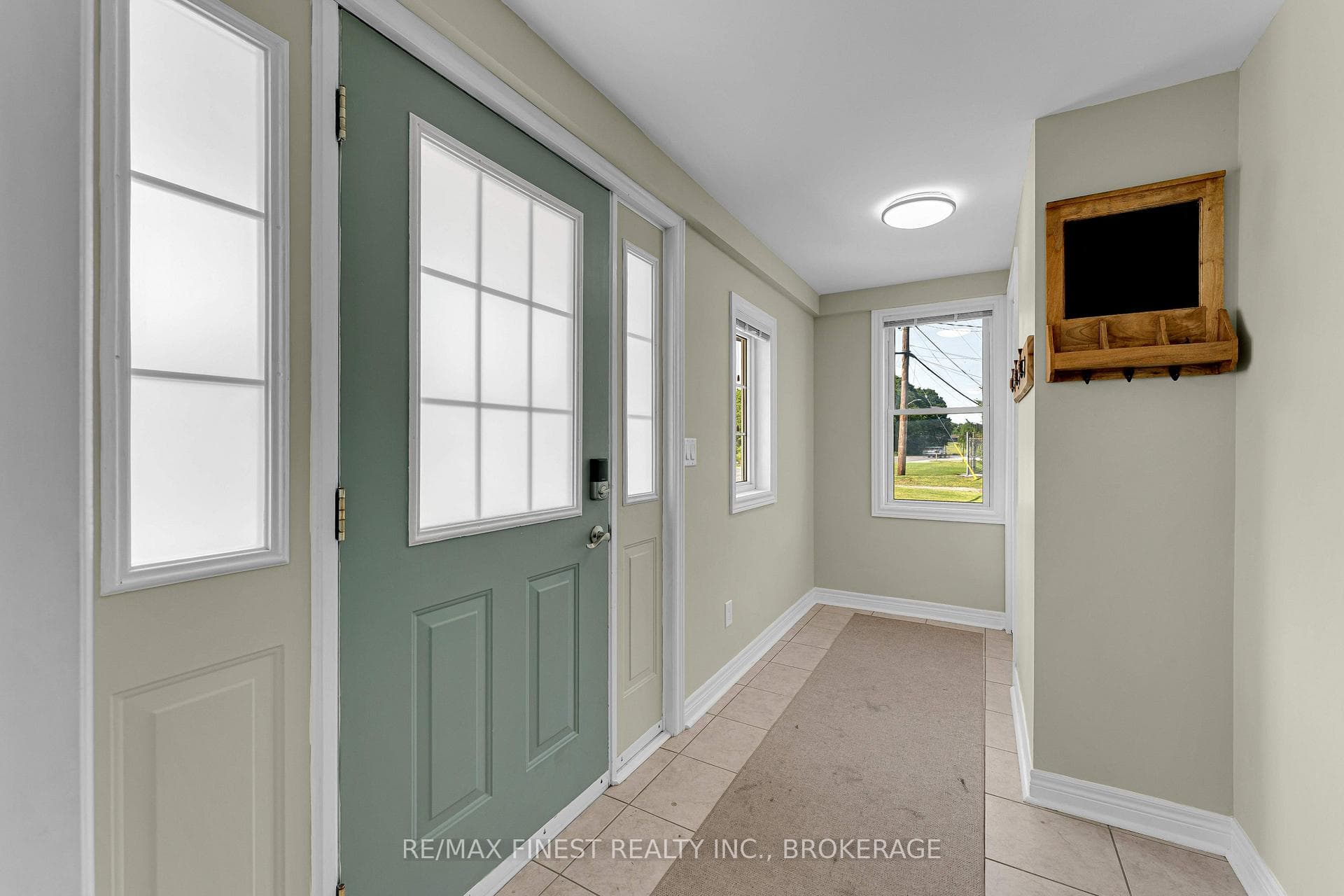 2112 Battersea Road photo 6