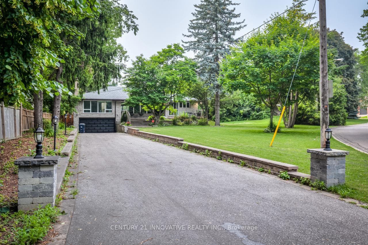 100 Hill Crescent photo 2