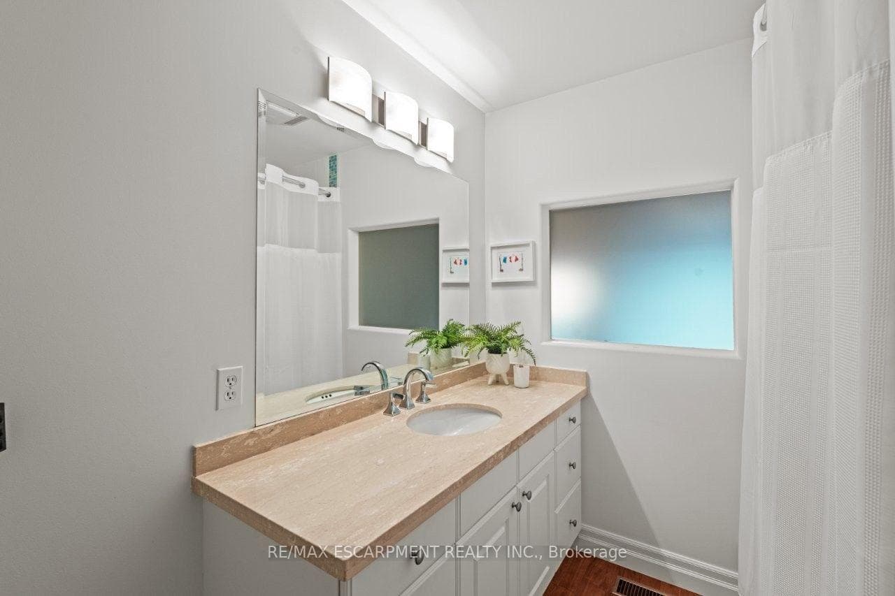 42 Lakeside Drive photo 21