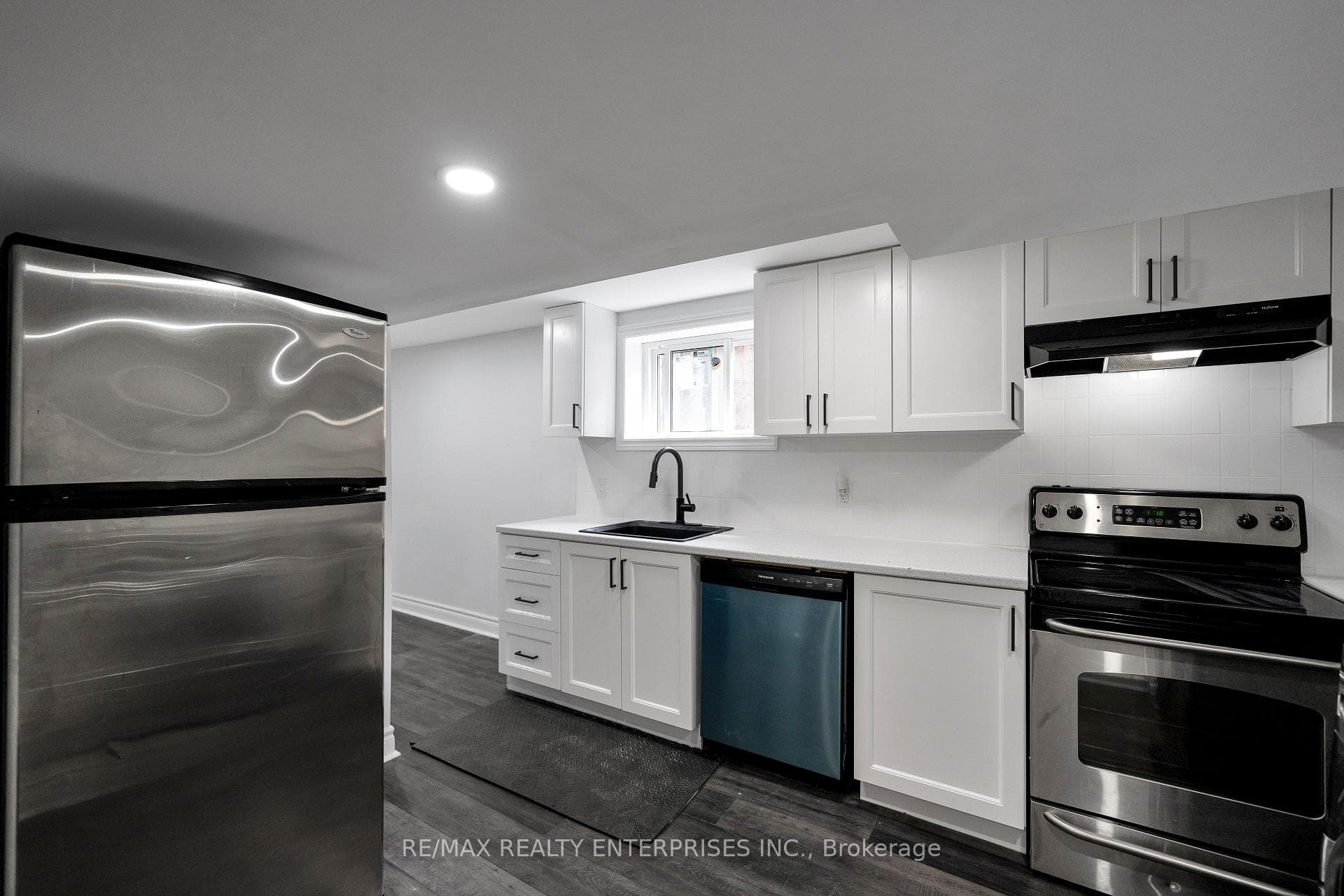 152 Burcher Road photo 24