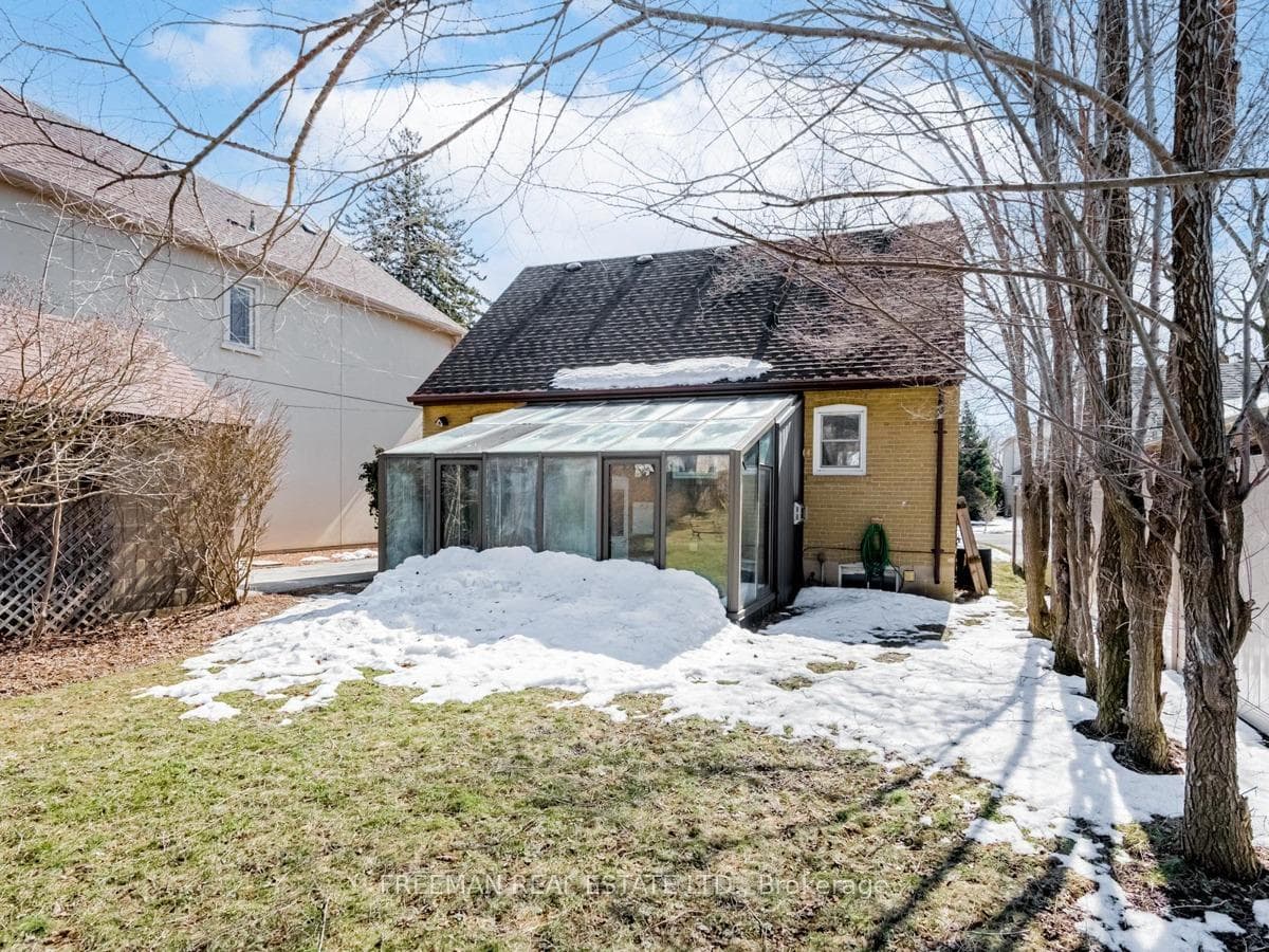 6 Westglen Crescent photo 35