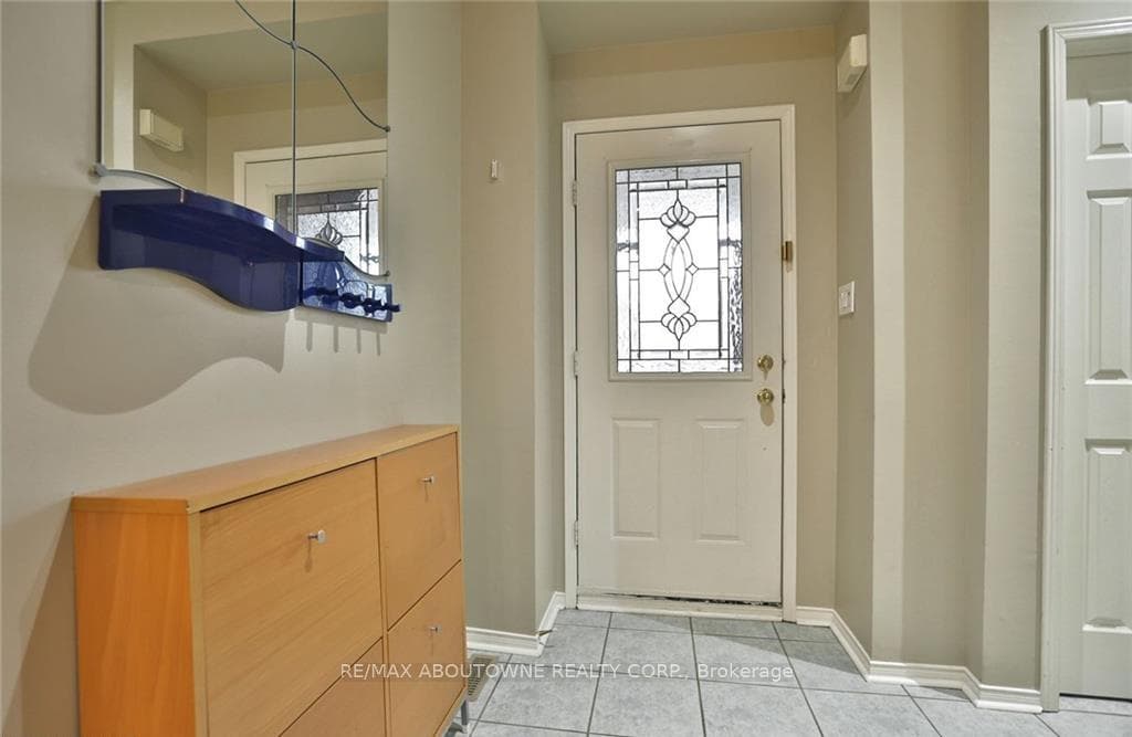 2344 Dalebrook Drive photo 4