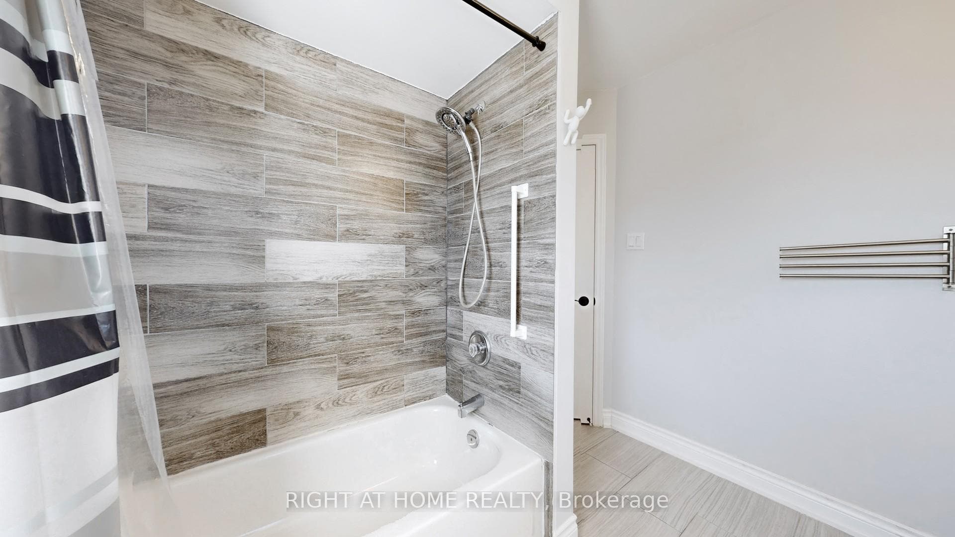 504 Bartholomew Drive photo 31