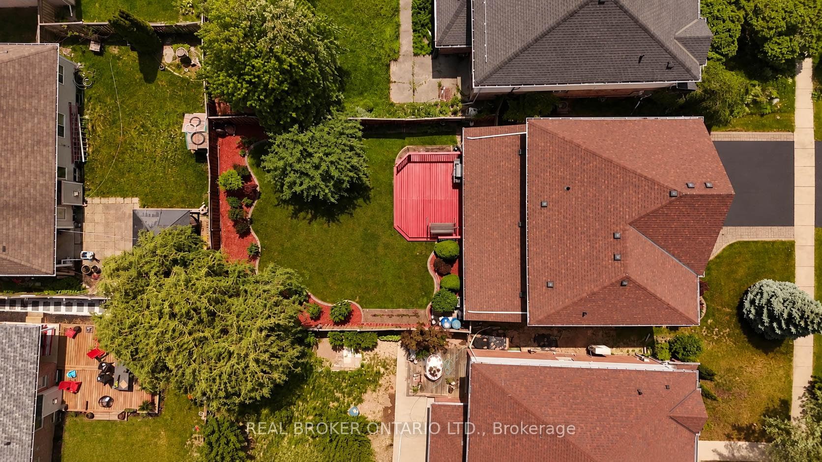 135 Blackburn Drive photo 46