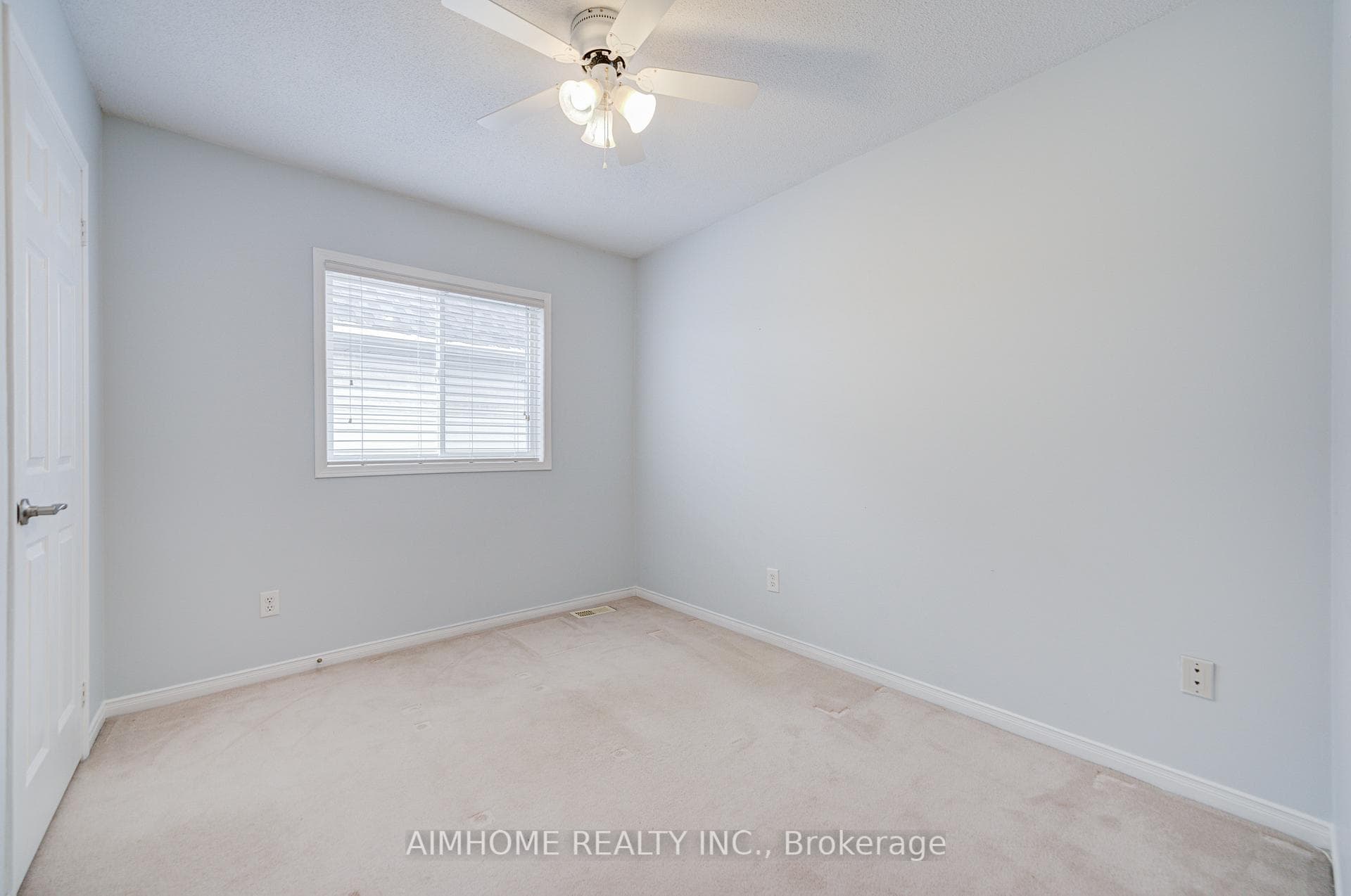 562 Mcbean Avenue photo 37