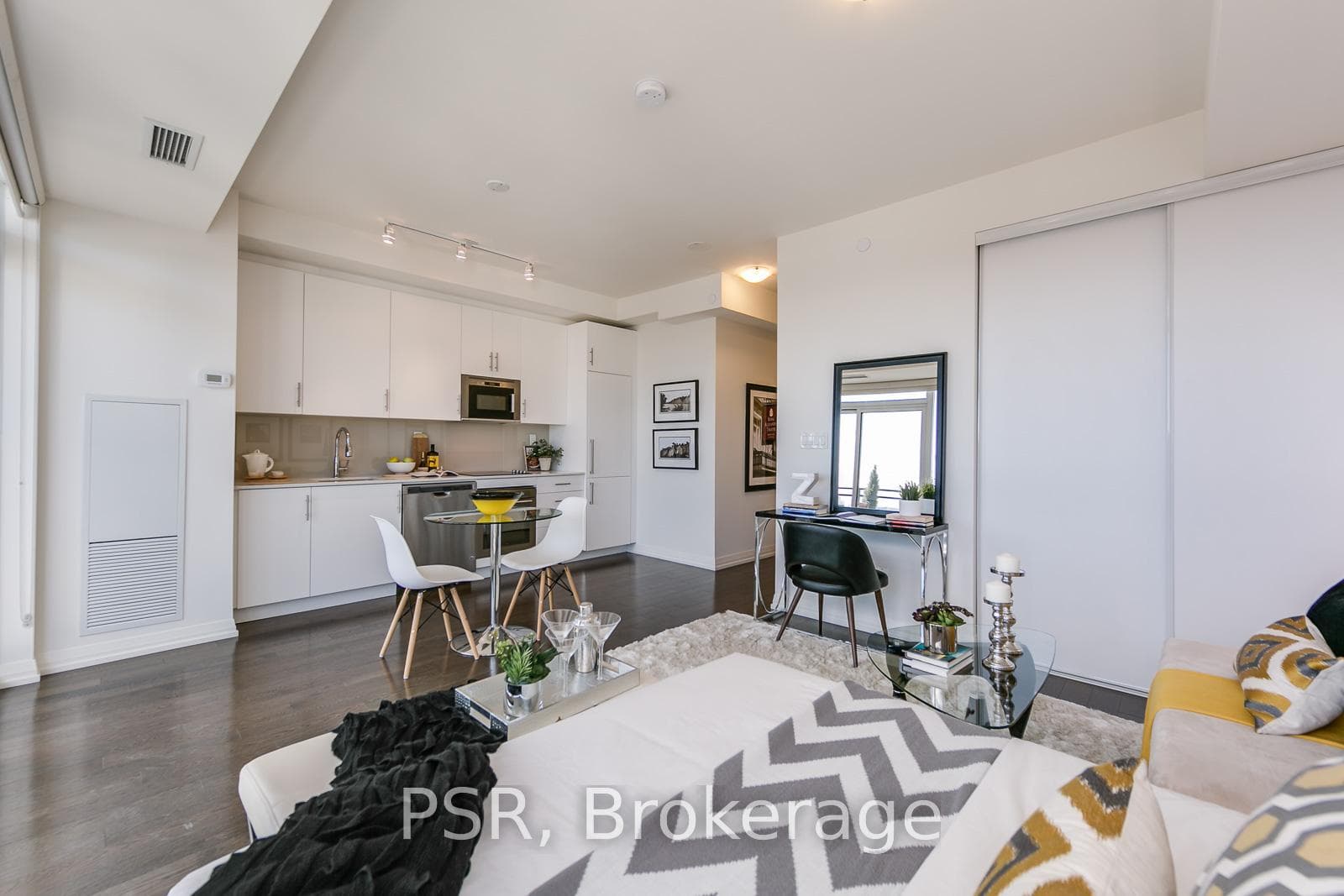 460 Adelaide Street Unit 1629 photo 18