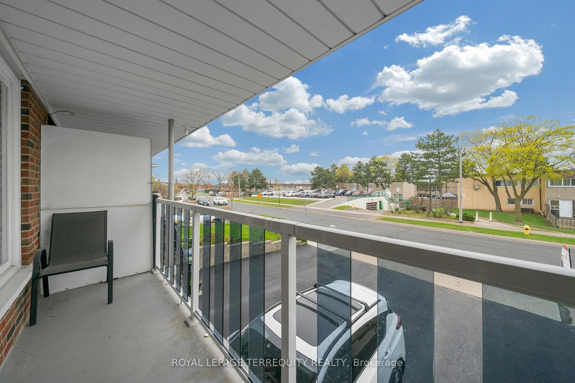 270 Grandravine Drive photo 5