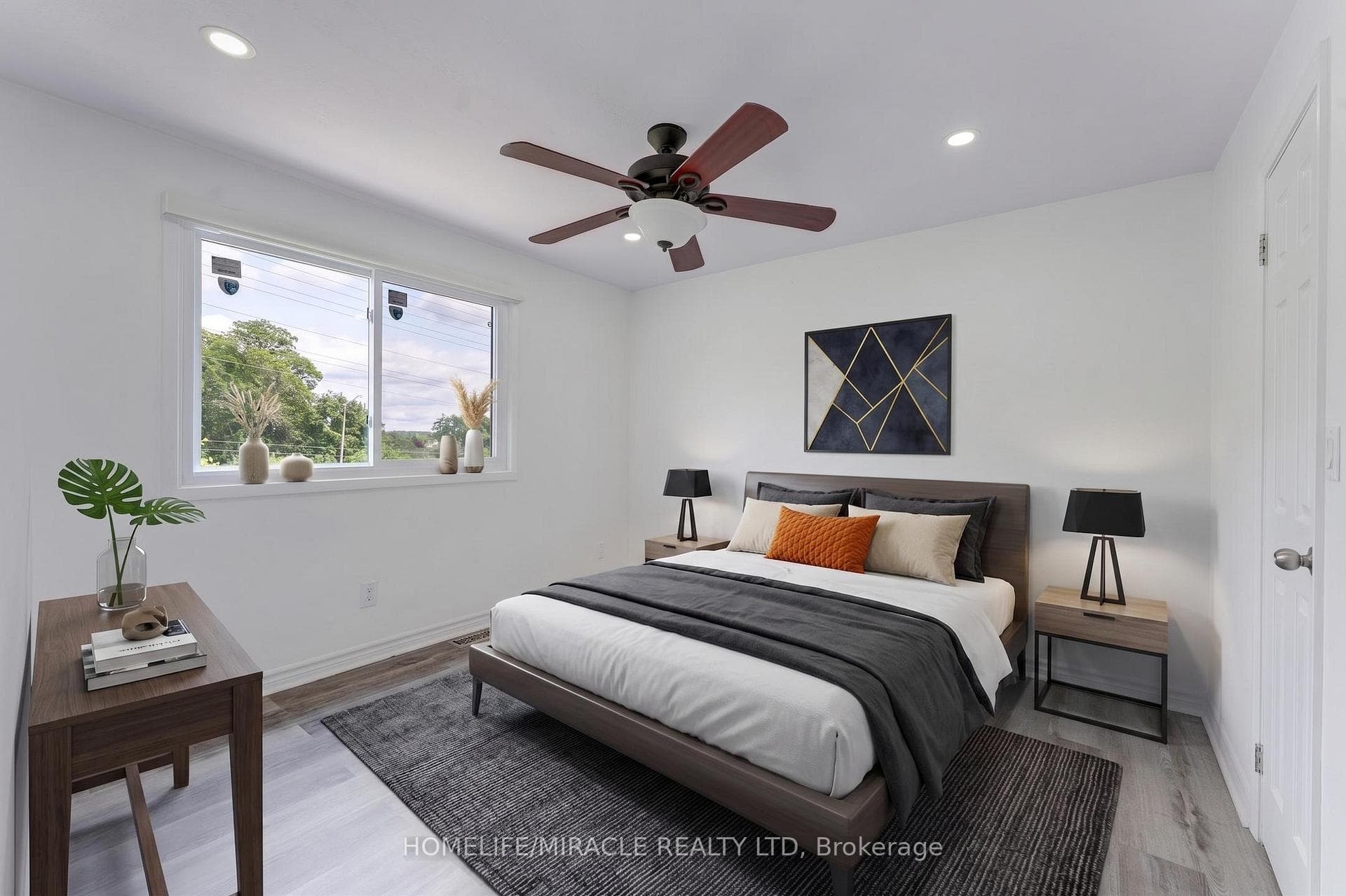 76 Frobisher Court photo 18