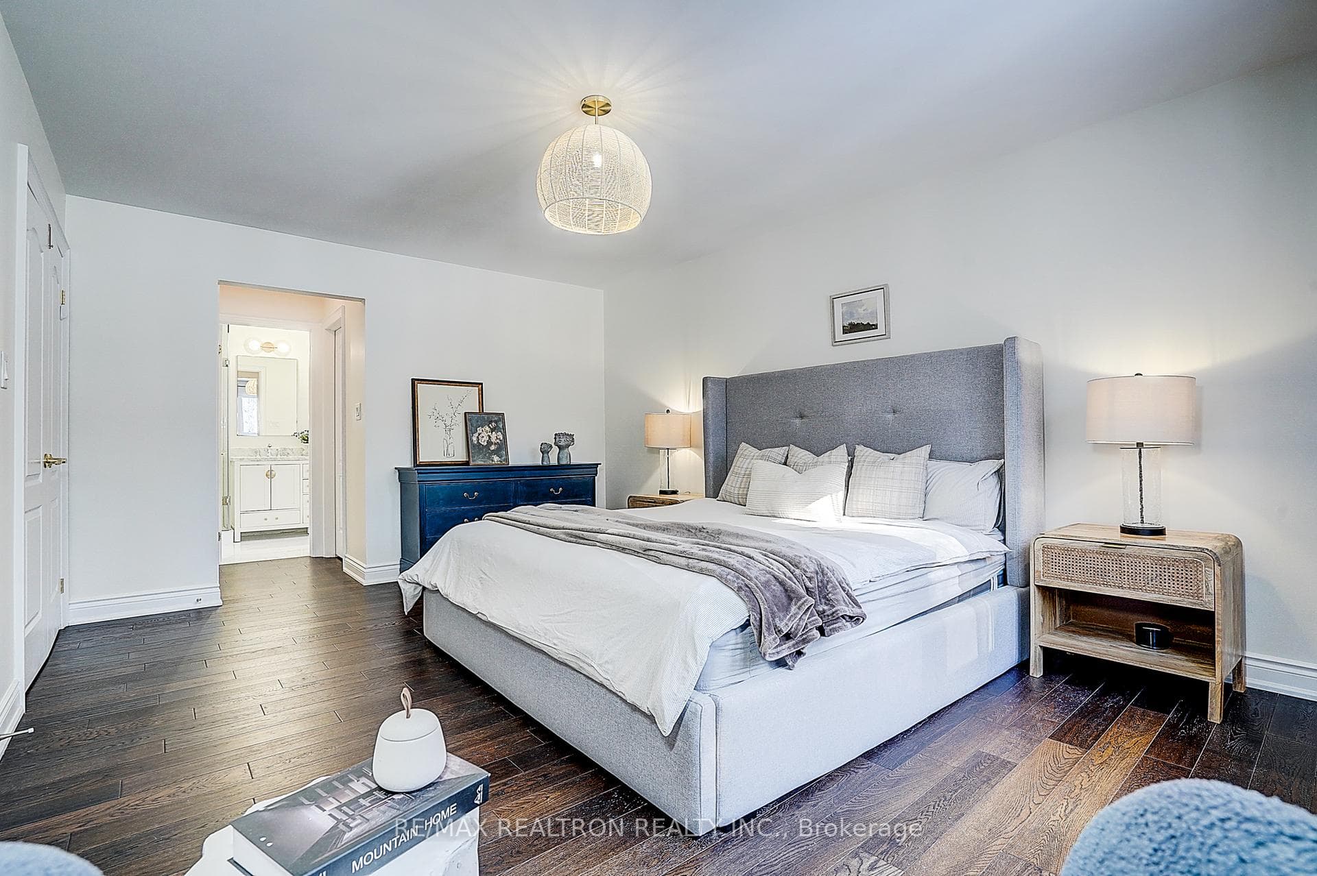 571 Davos Road photo 29