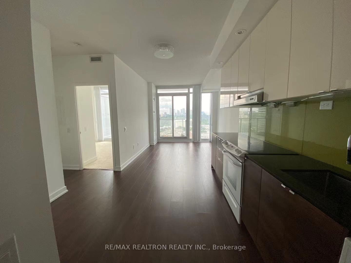 121 Mcmahon Drive Unit 2106 photo 4