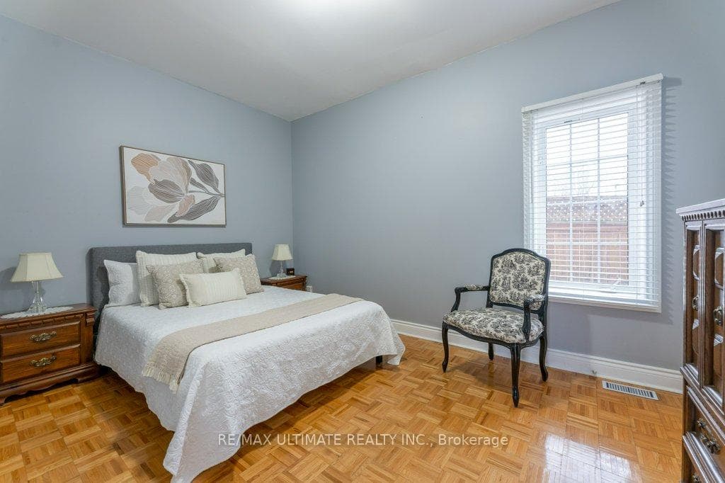 1496 Keele Street photo 17