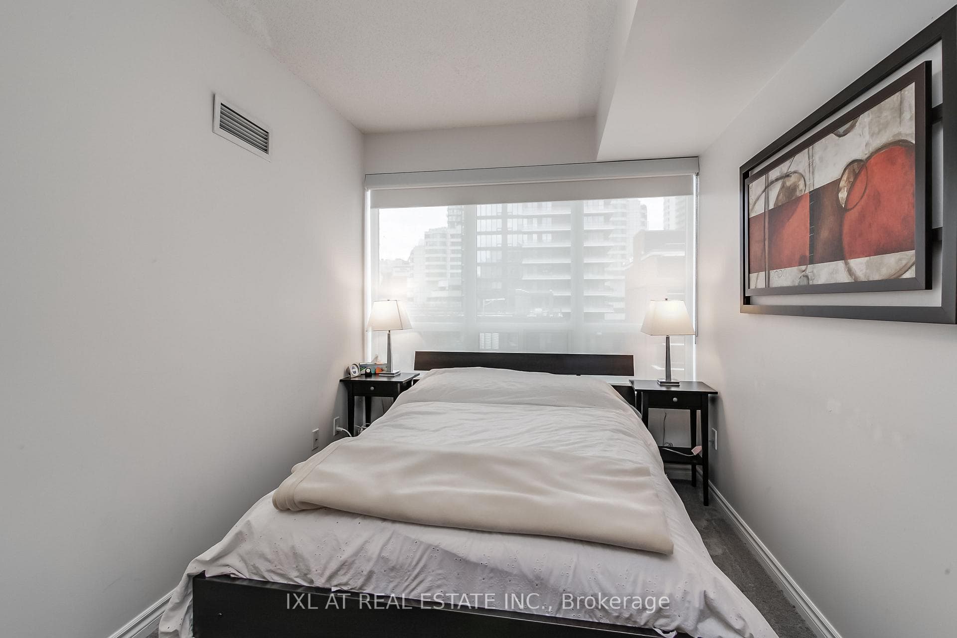 270 Wellington Street Unit 1102 photo 17