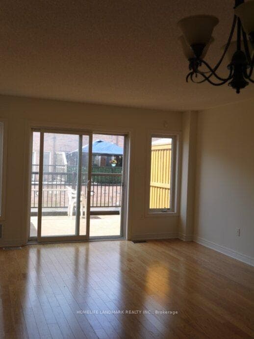 12 kawneer Terrace photo 13