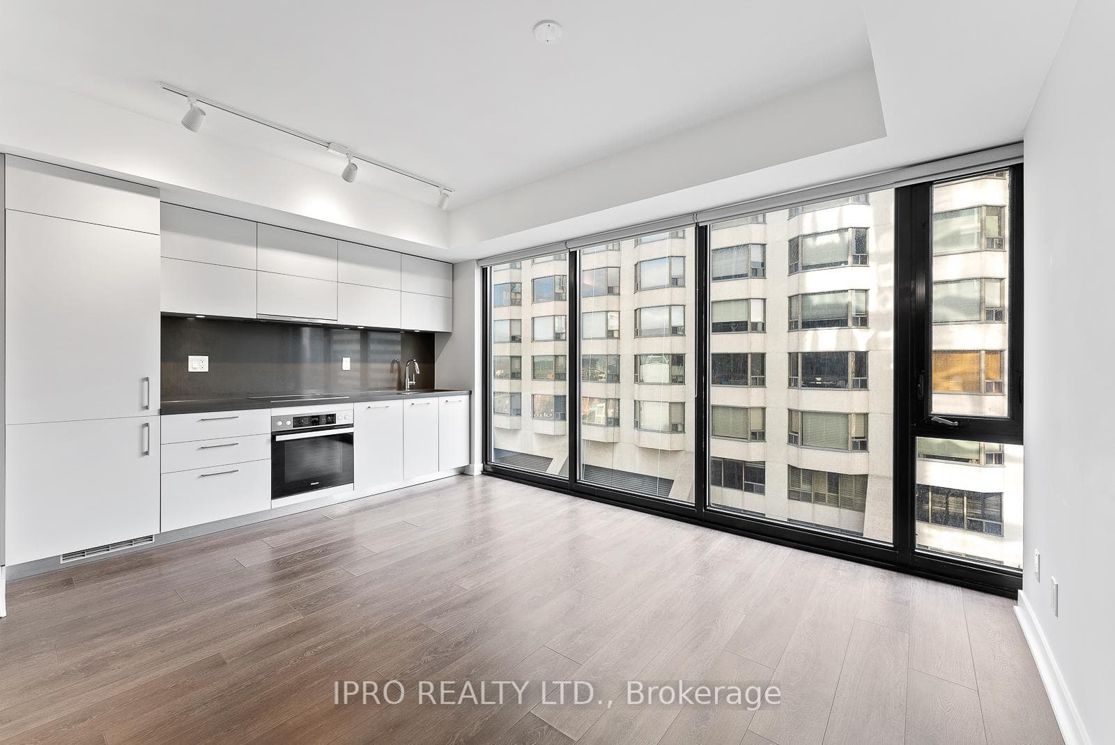 188 Cumberland Street Unit 1707 photo 4