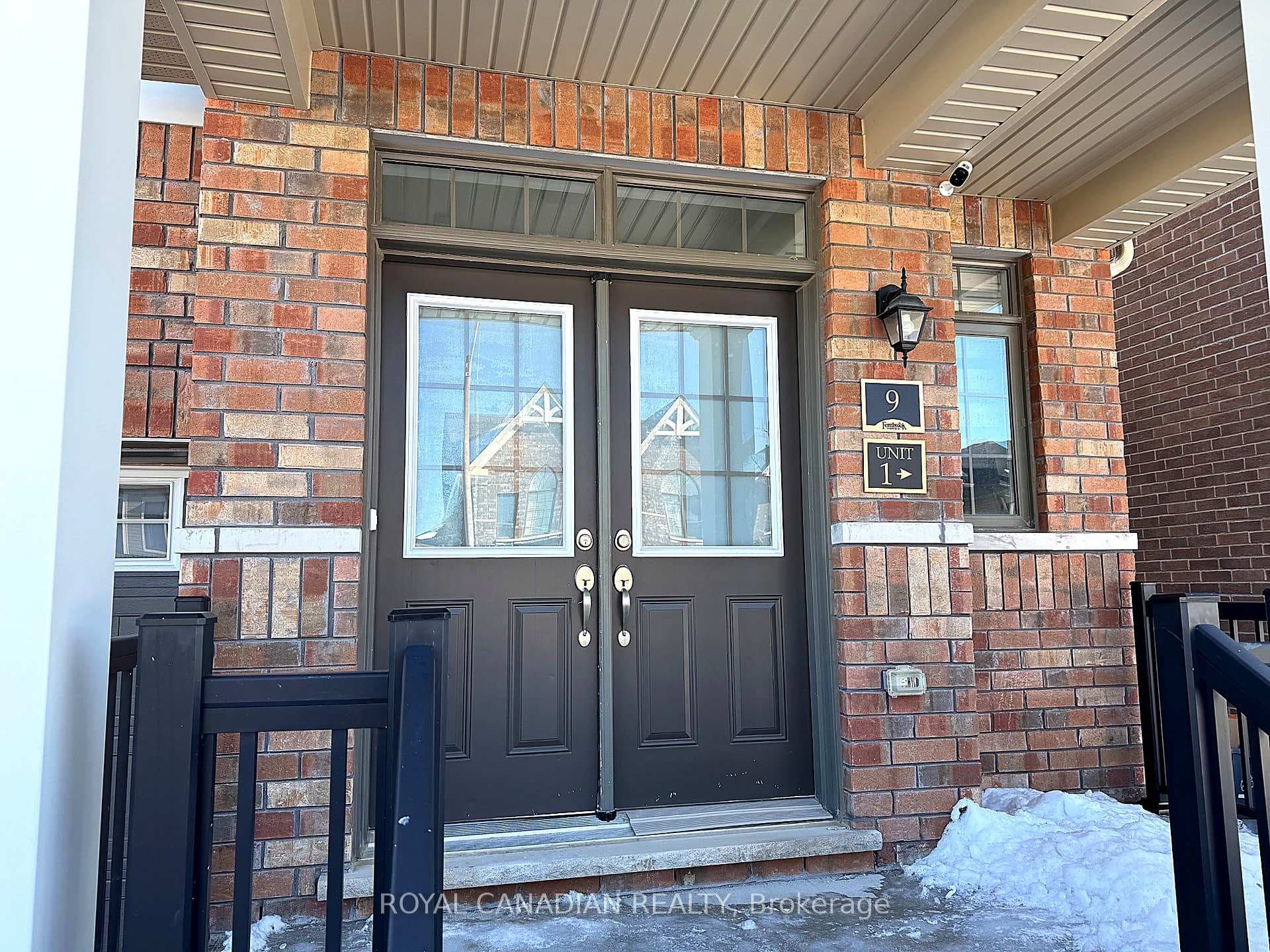 9 Bannister Road Unit Main photo 2
