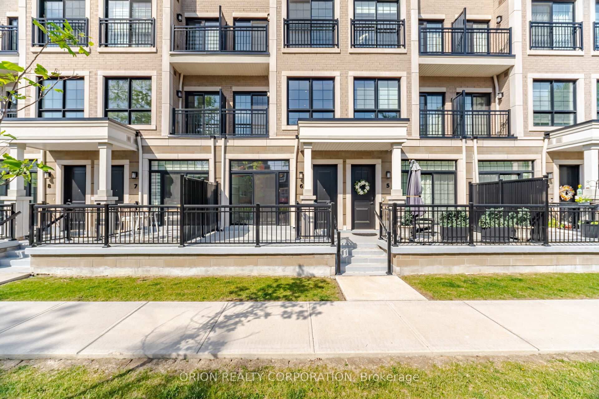 95 Brookfield Road Unit 6 photo 2