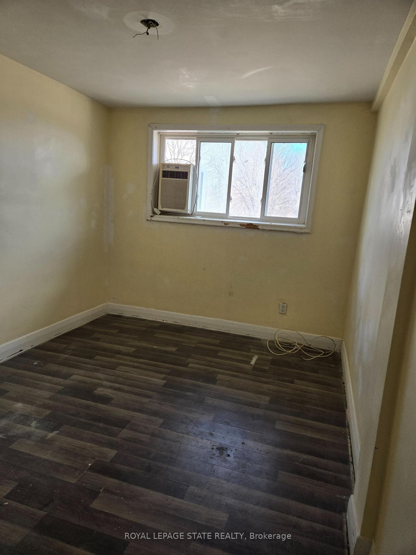 236 Port Colborne Drive photo 9