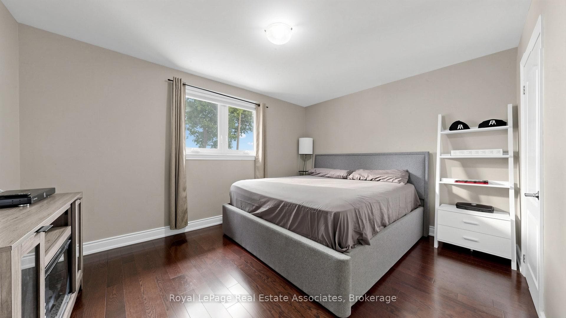 71 Addington Crescent photo 18