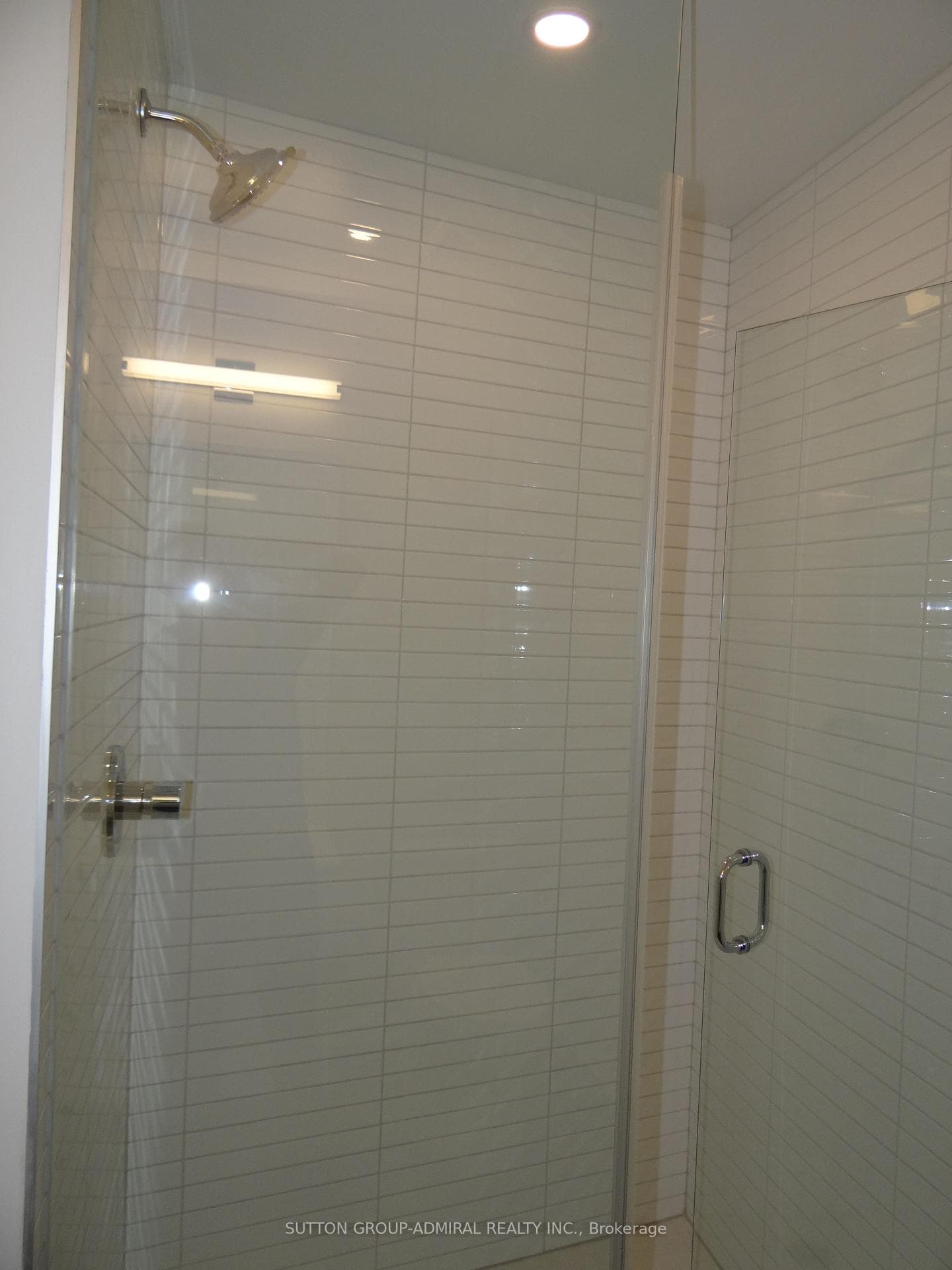 30 Upper Mall Way Unit 405 photo 8