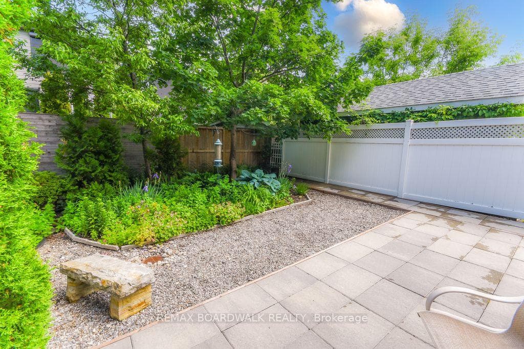 51 Drouin Avenue photo 4