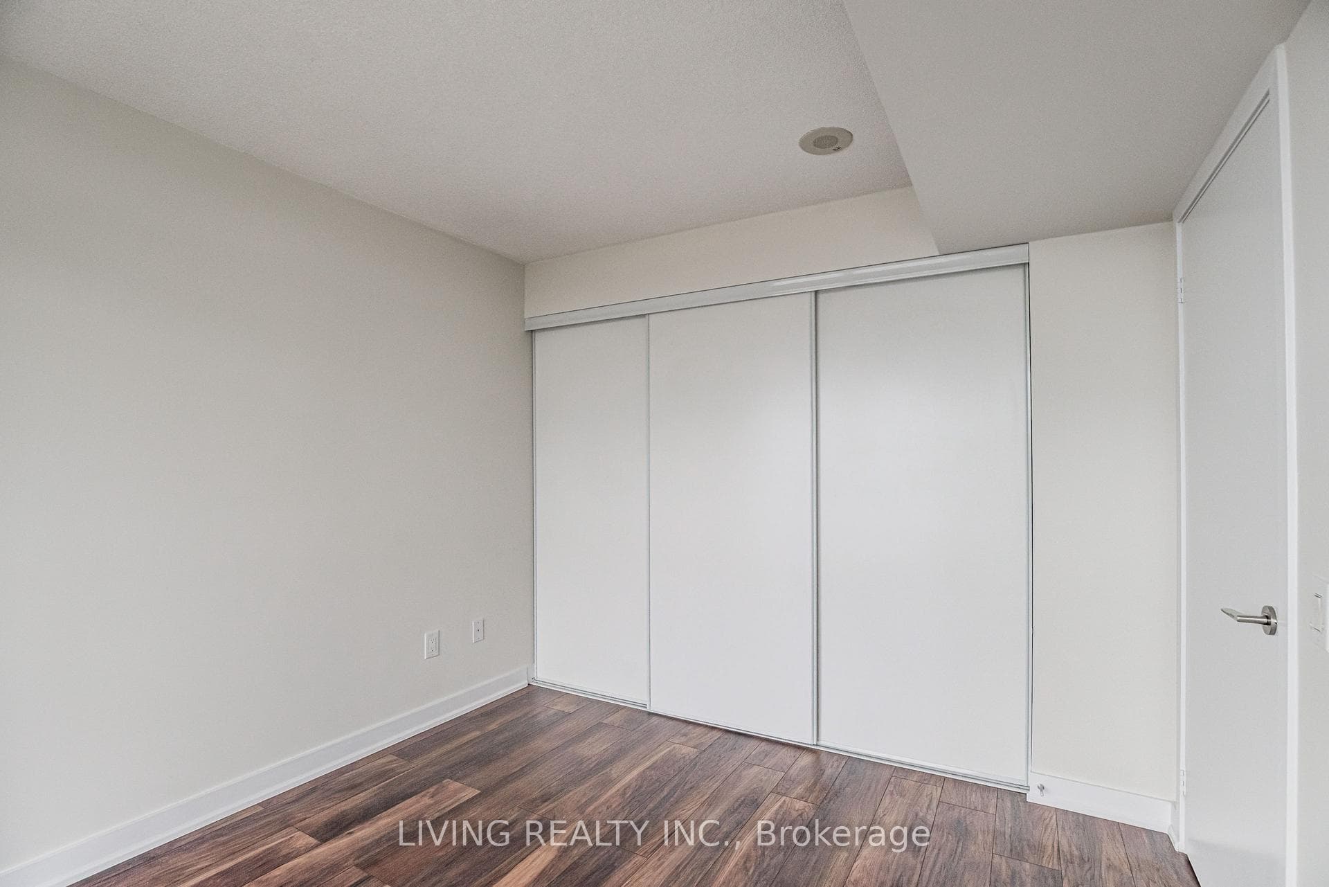 121 Mcmahon Drive Unit 1207 photo 15