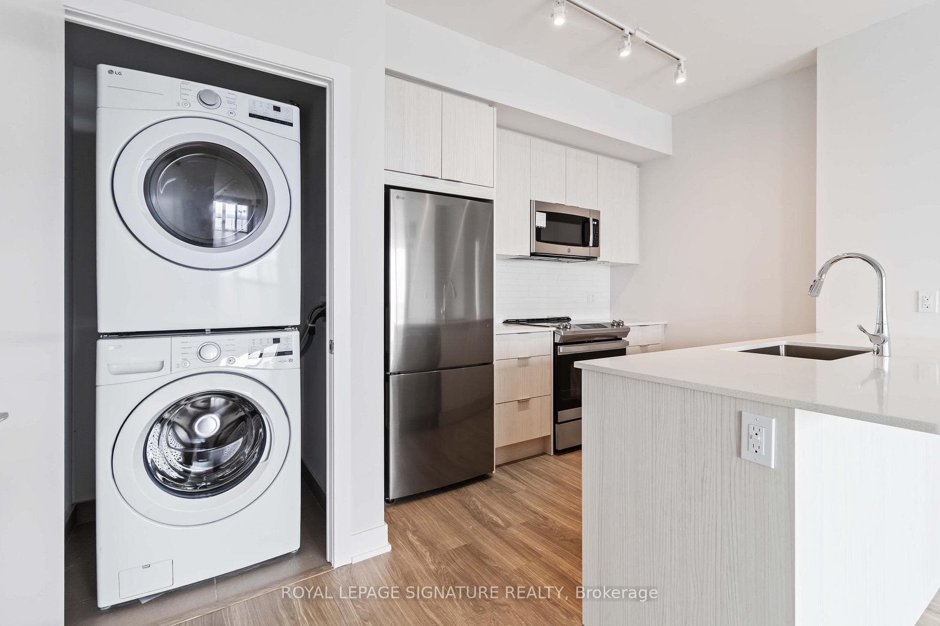430 Square One Drive Unit 3107 photo 8