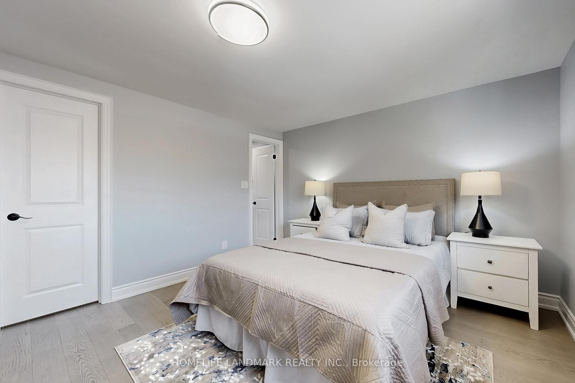 38 Pebblehill Square photo 20