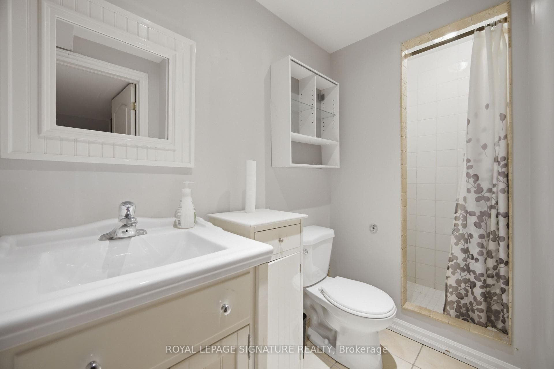 53 Guery Crescent Unit 2 photo 24