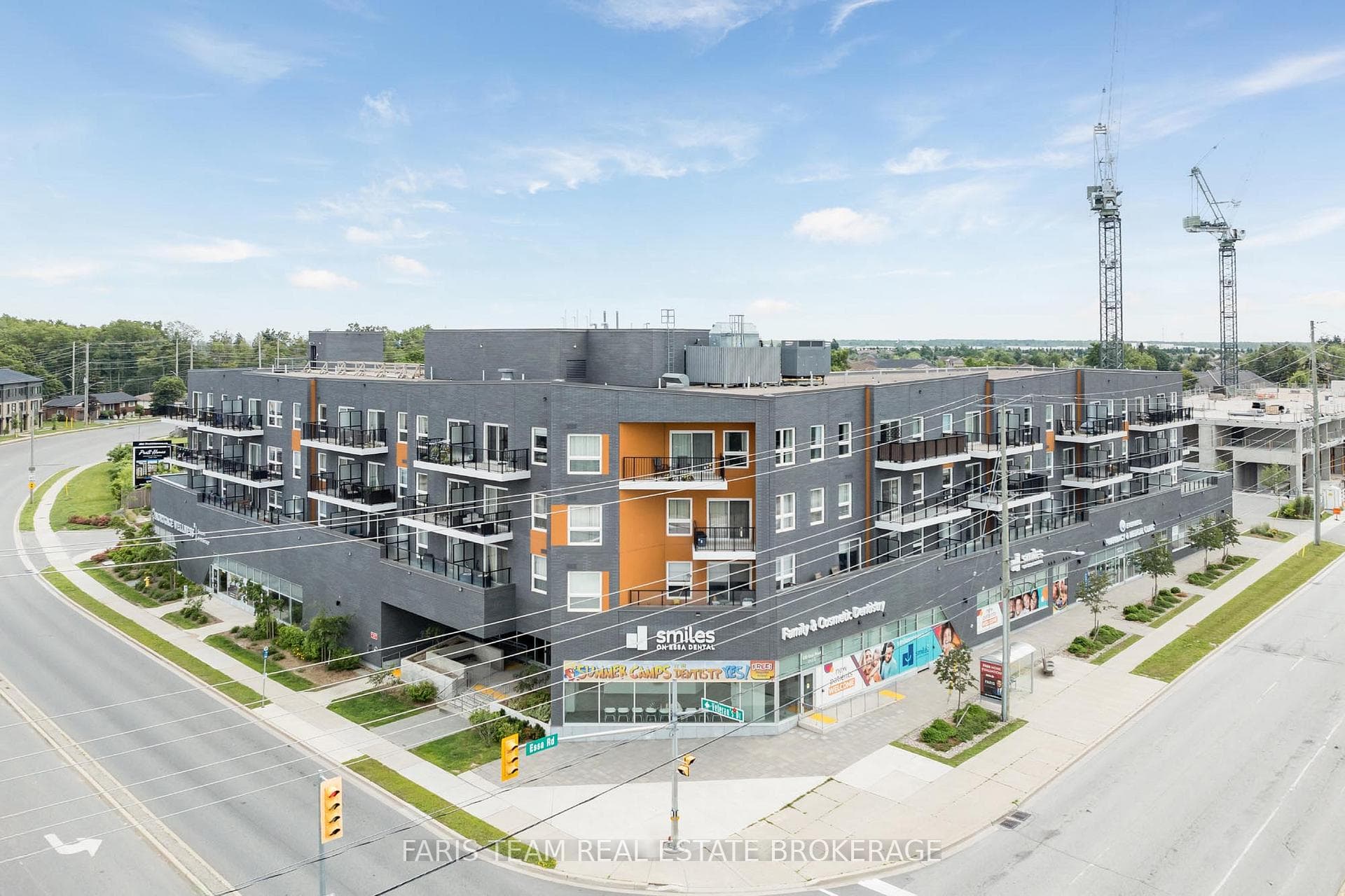 430 Essa Road Unit 401 photo 2