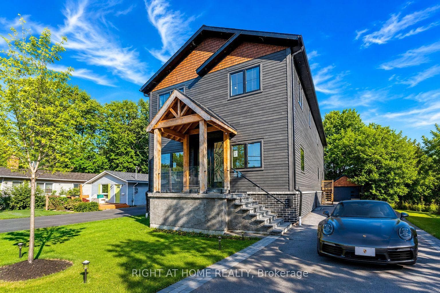 215 Bayview Avenue photo 1