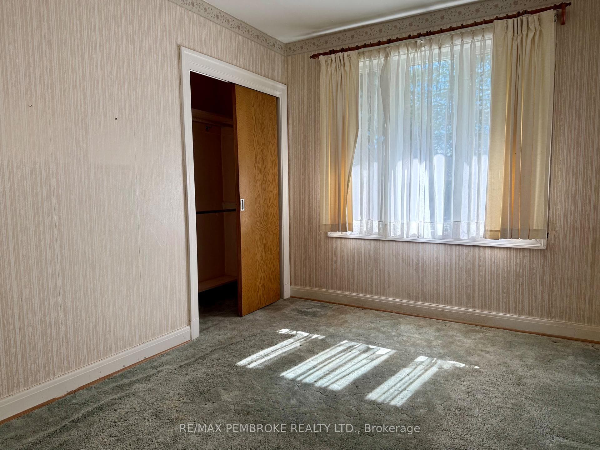 Bedroom 3 - Main floor